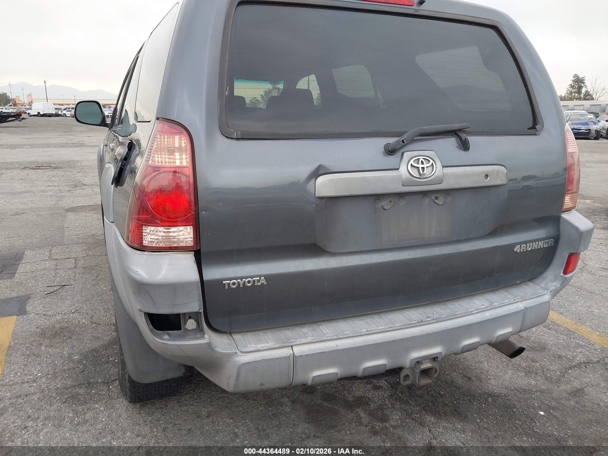 TOYOTA 4RUNNER image 6