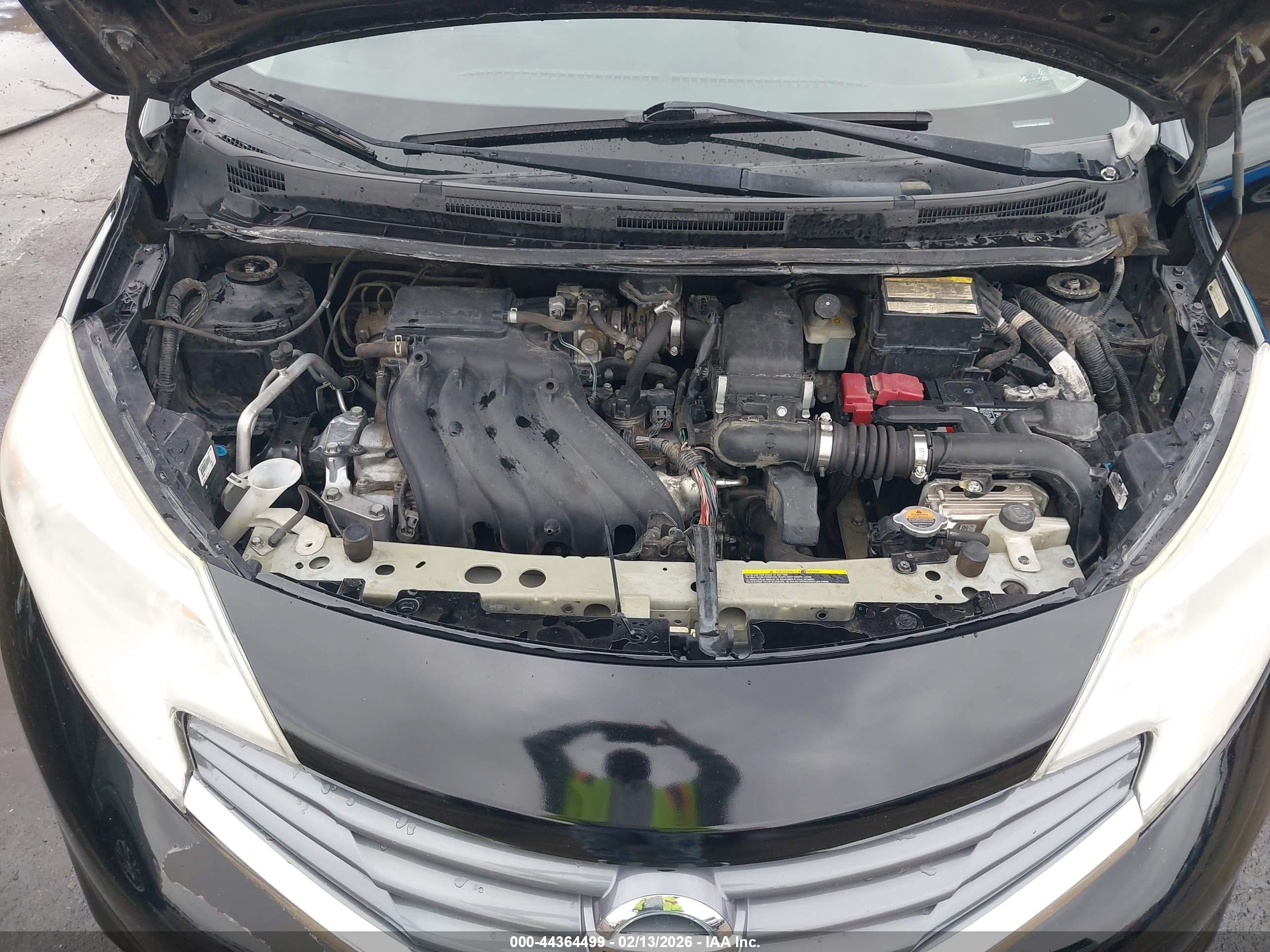 NISSAN VERSA image 10