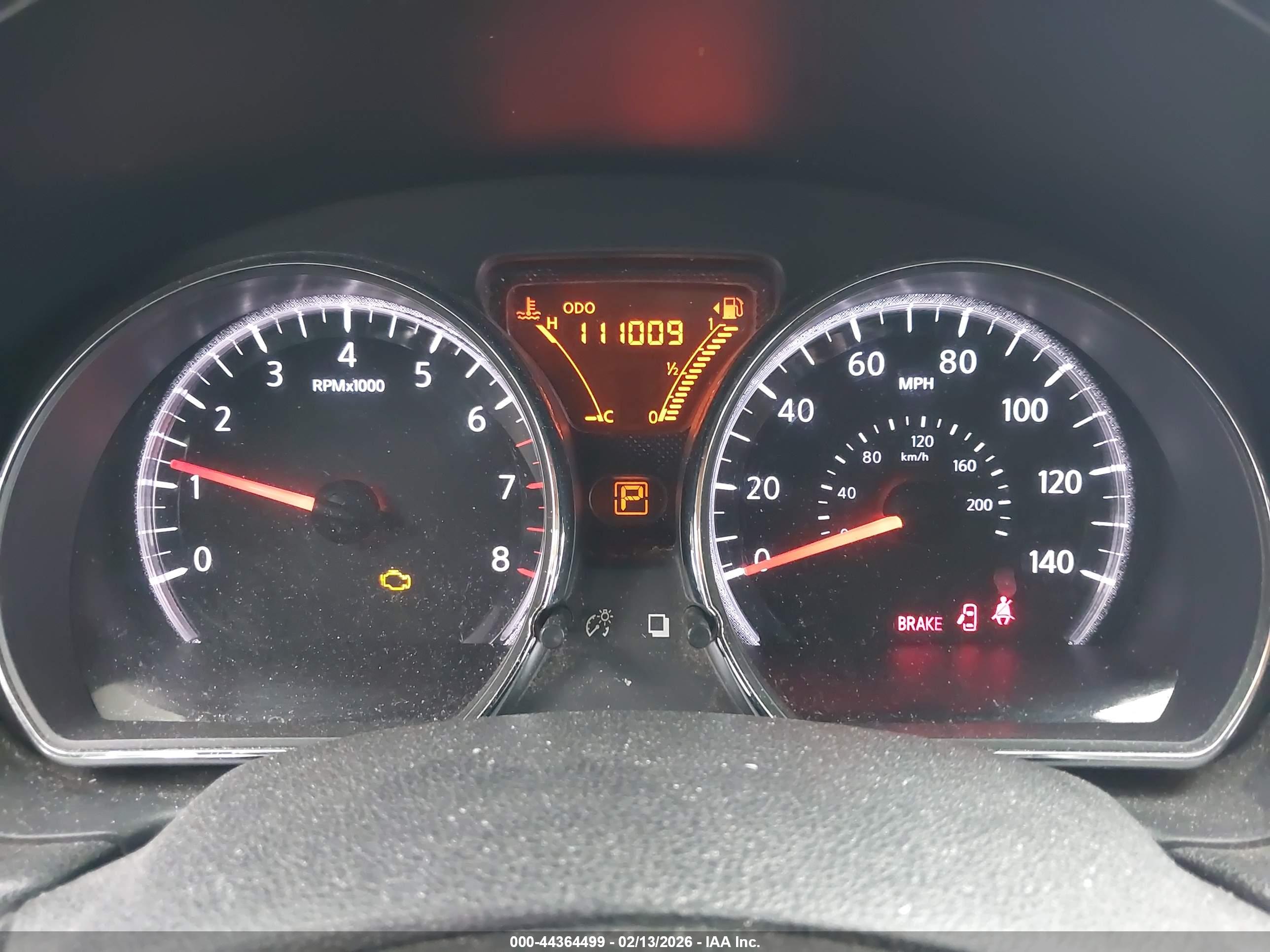 NISSAN VERSA image 7