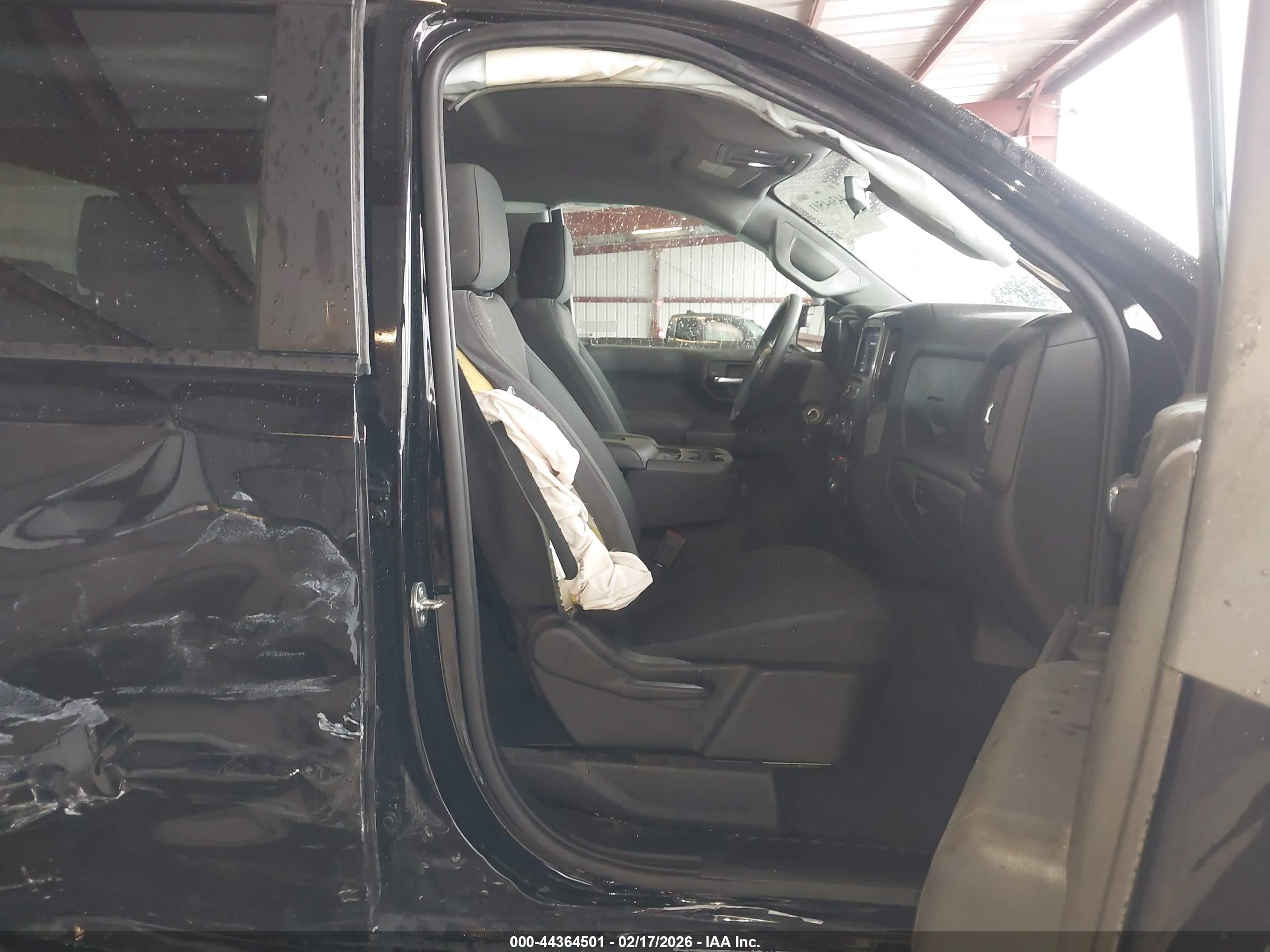 CHEVROLET SILVERADO image 5