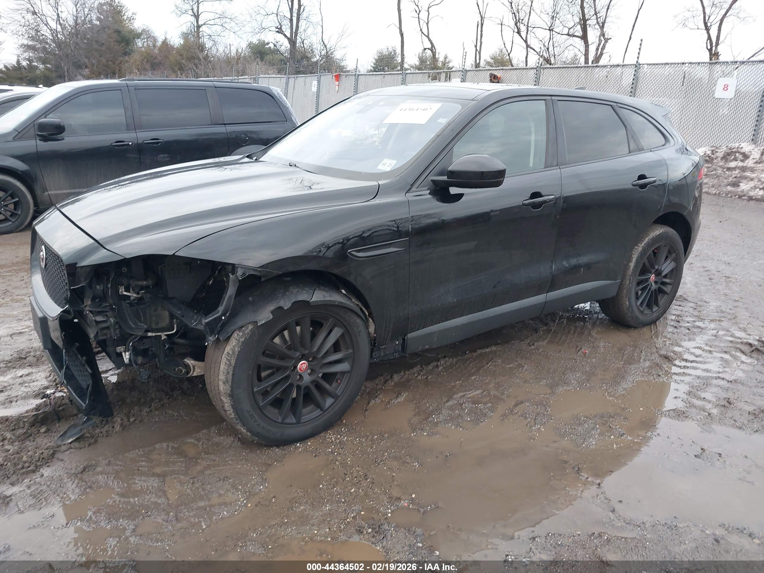 JAGUAR F-PACE image 2