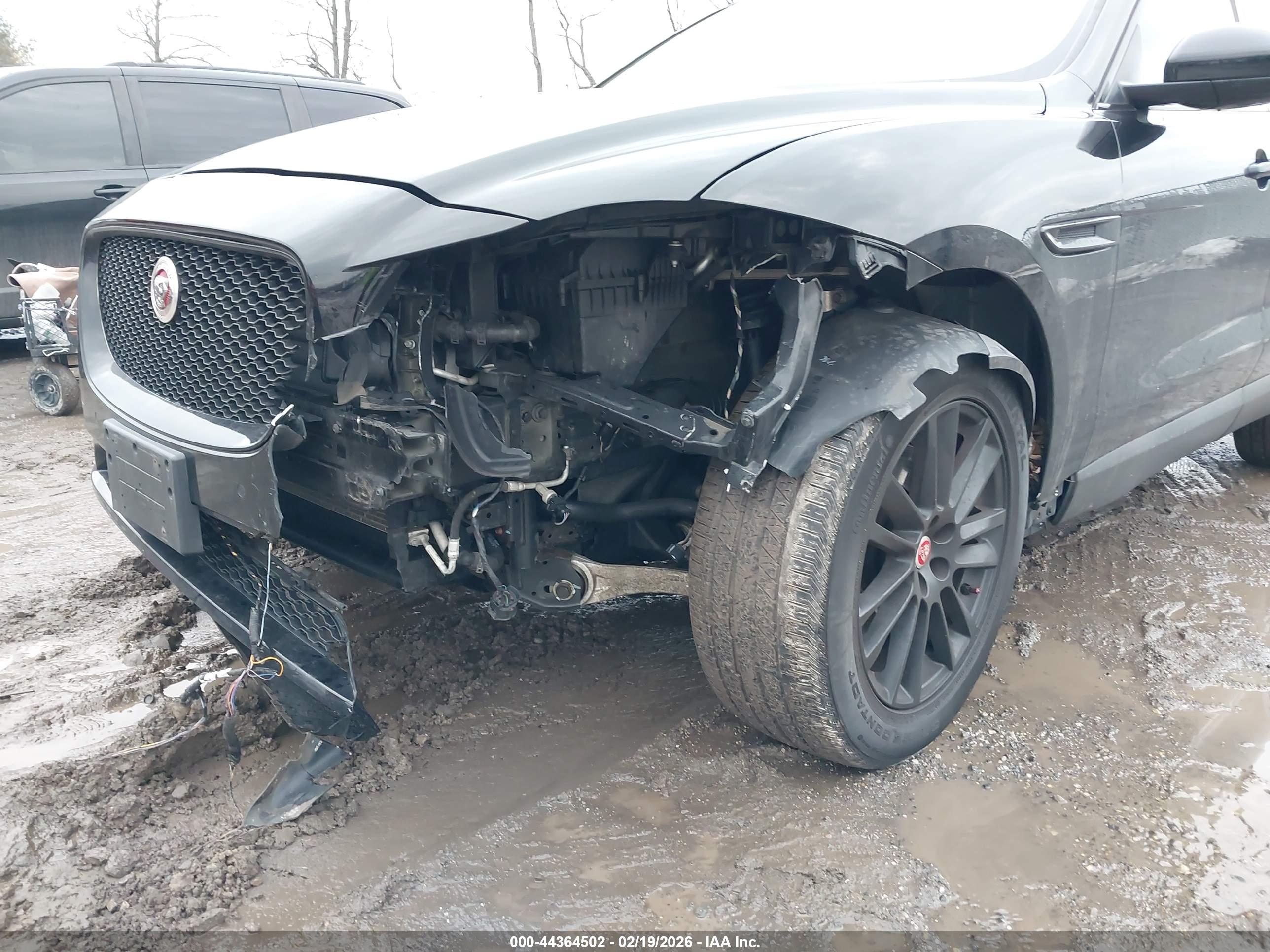 JAGUAR F-PACE image 6