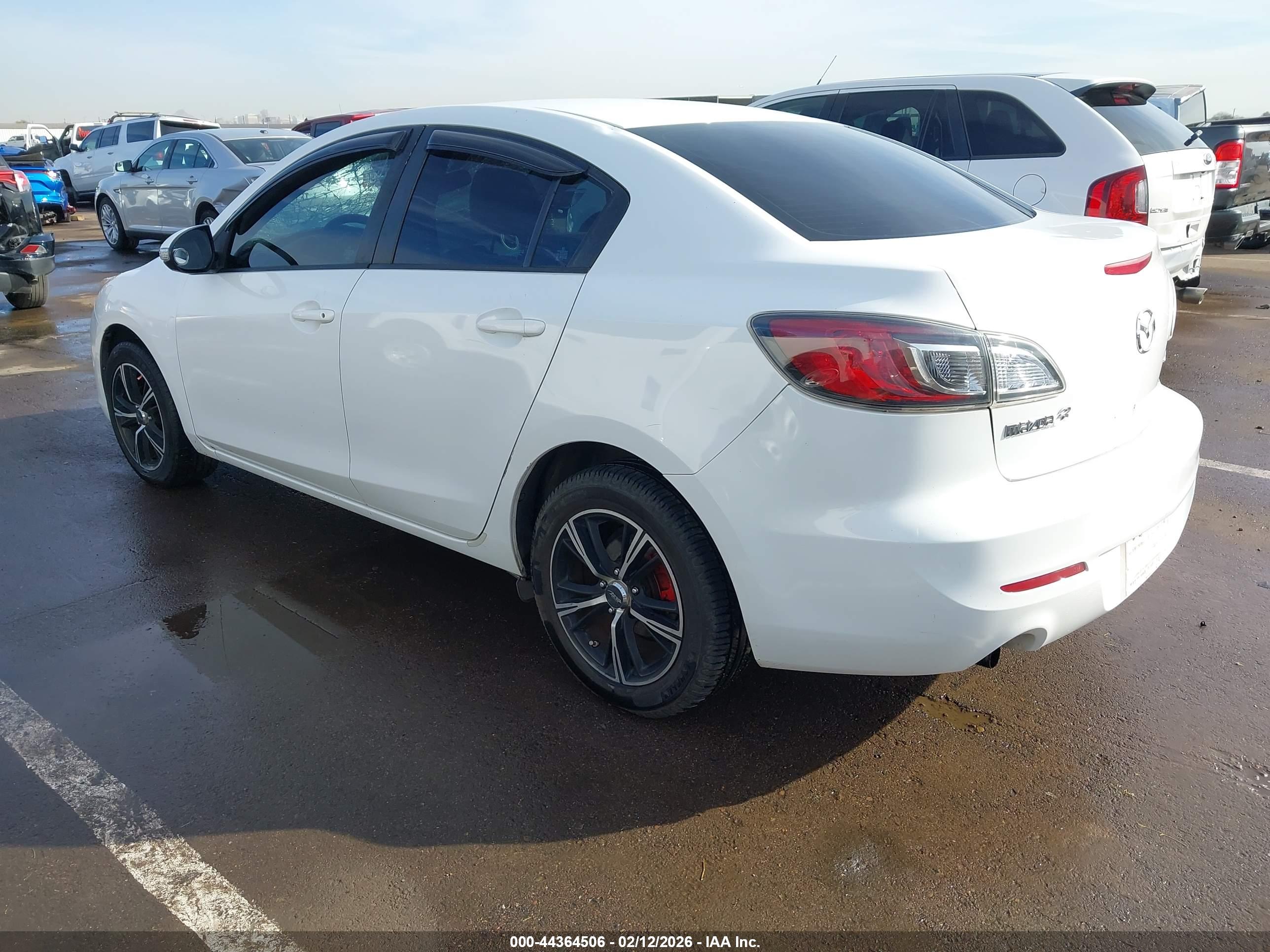MAZDA MAZDA3 image 3