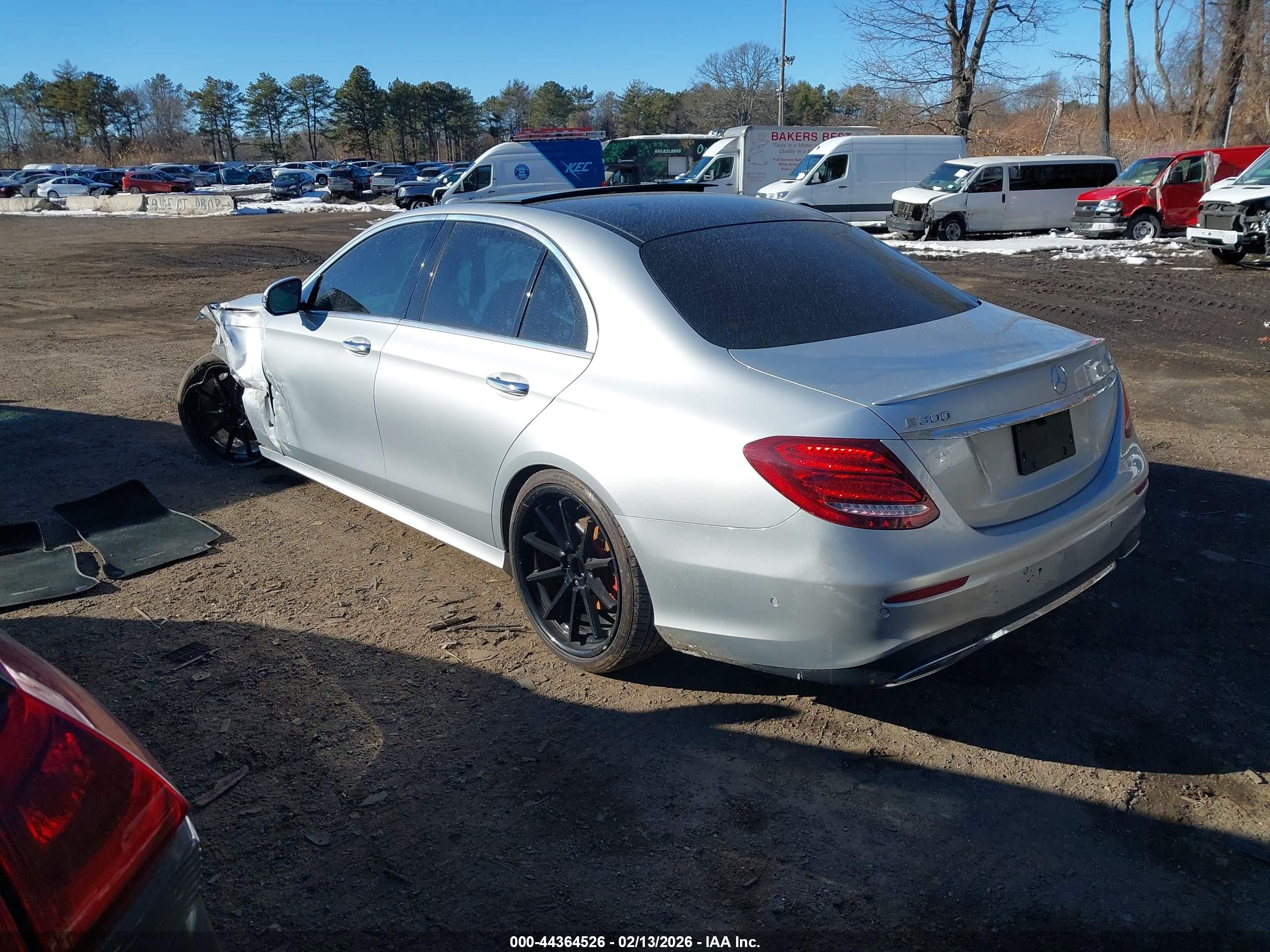 MERCEDES-BENZ E image 3