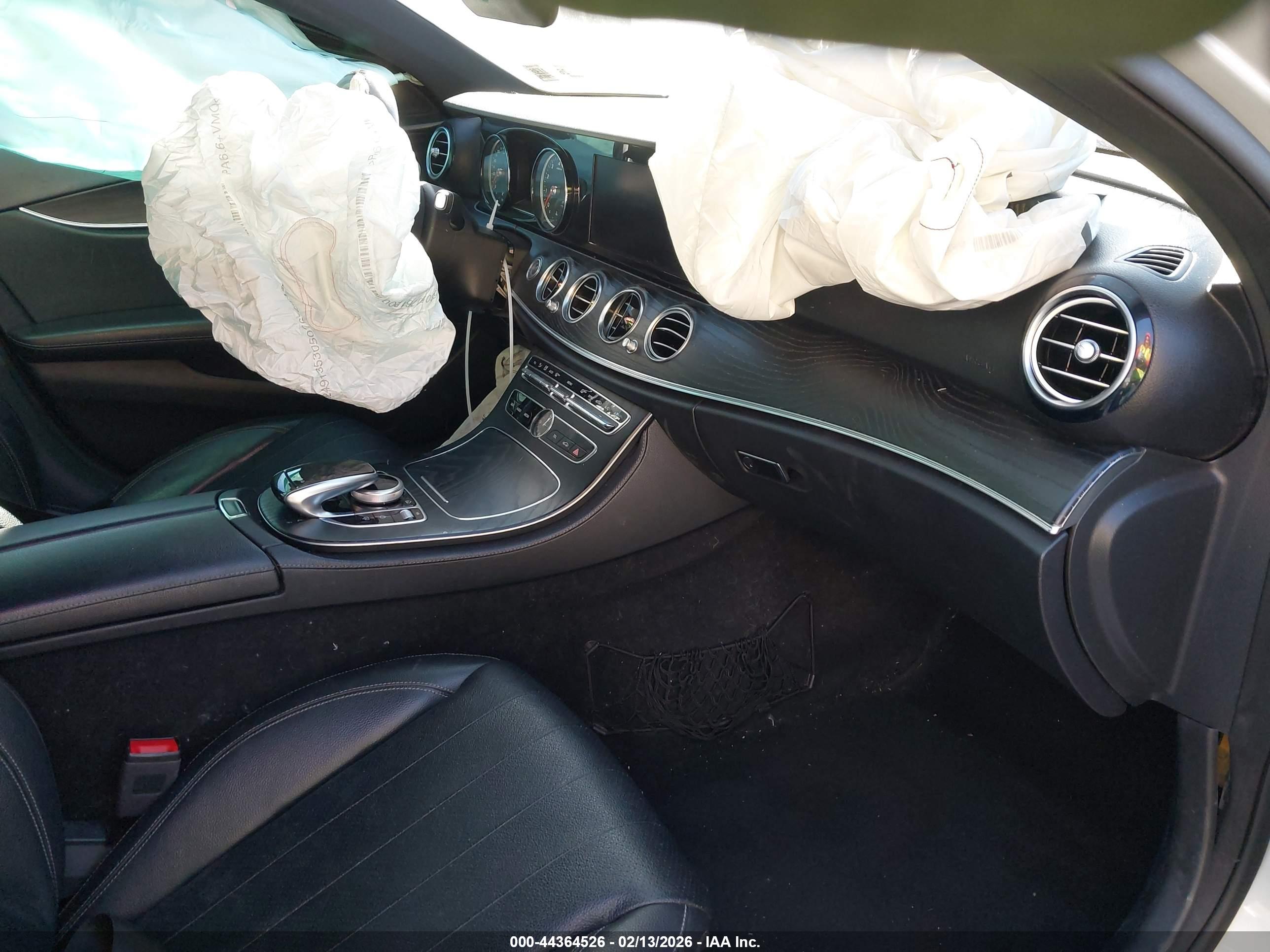MERCEDES-BENZ E image 5