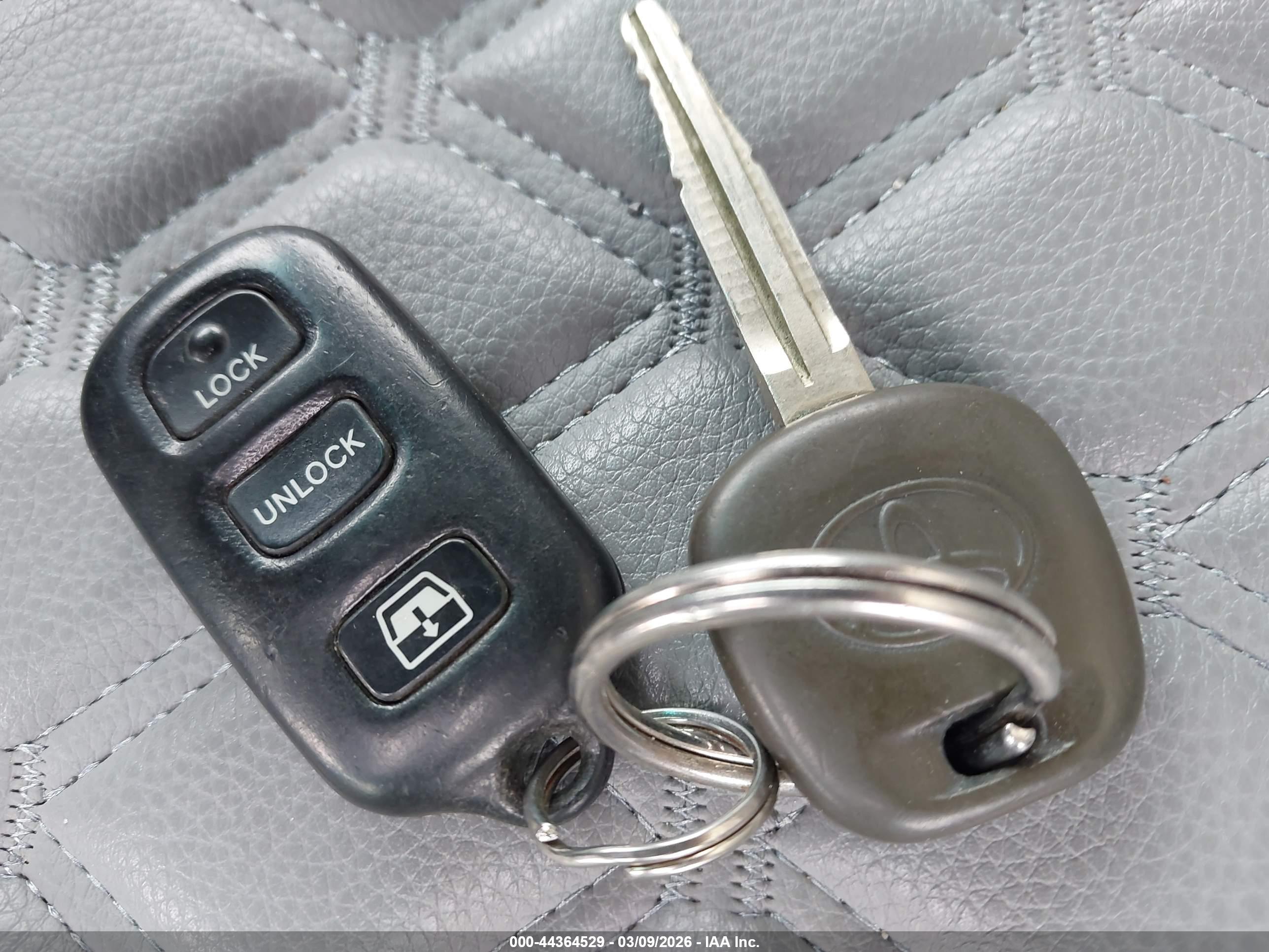 TOYOTA 4RUNNER image 11