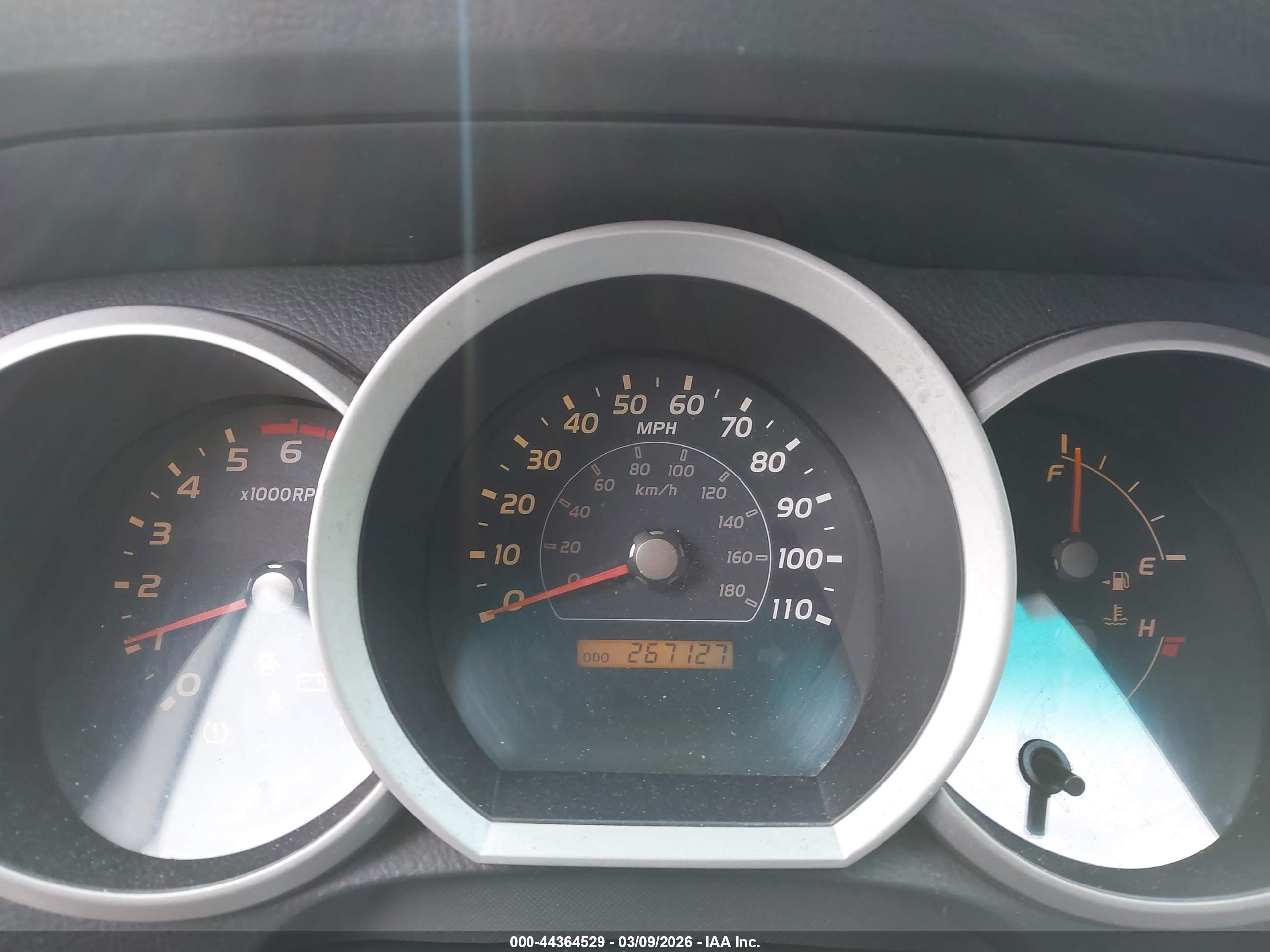 TOYOTA 4RUNNER image 7