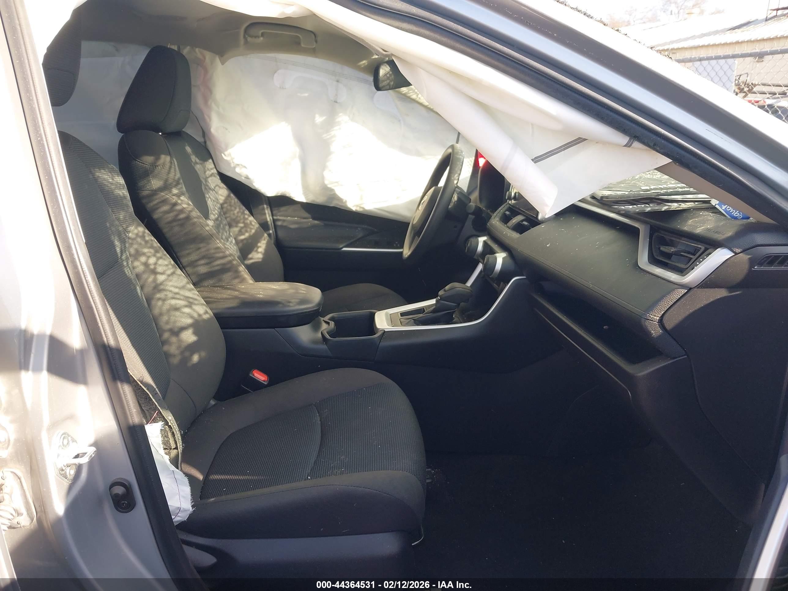 TOYOTA RAV4 image 5