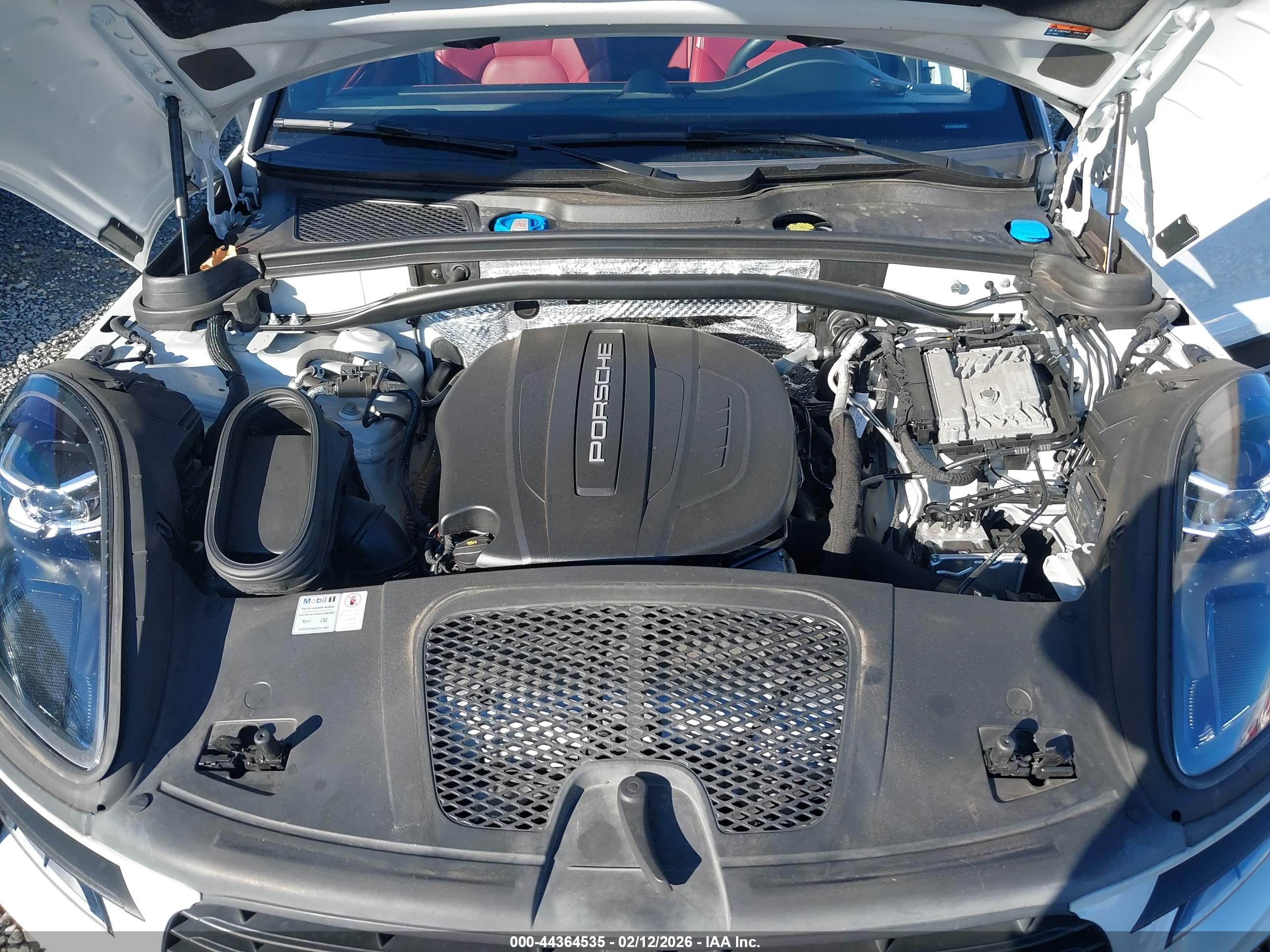 PORSCHE MACAN image 10