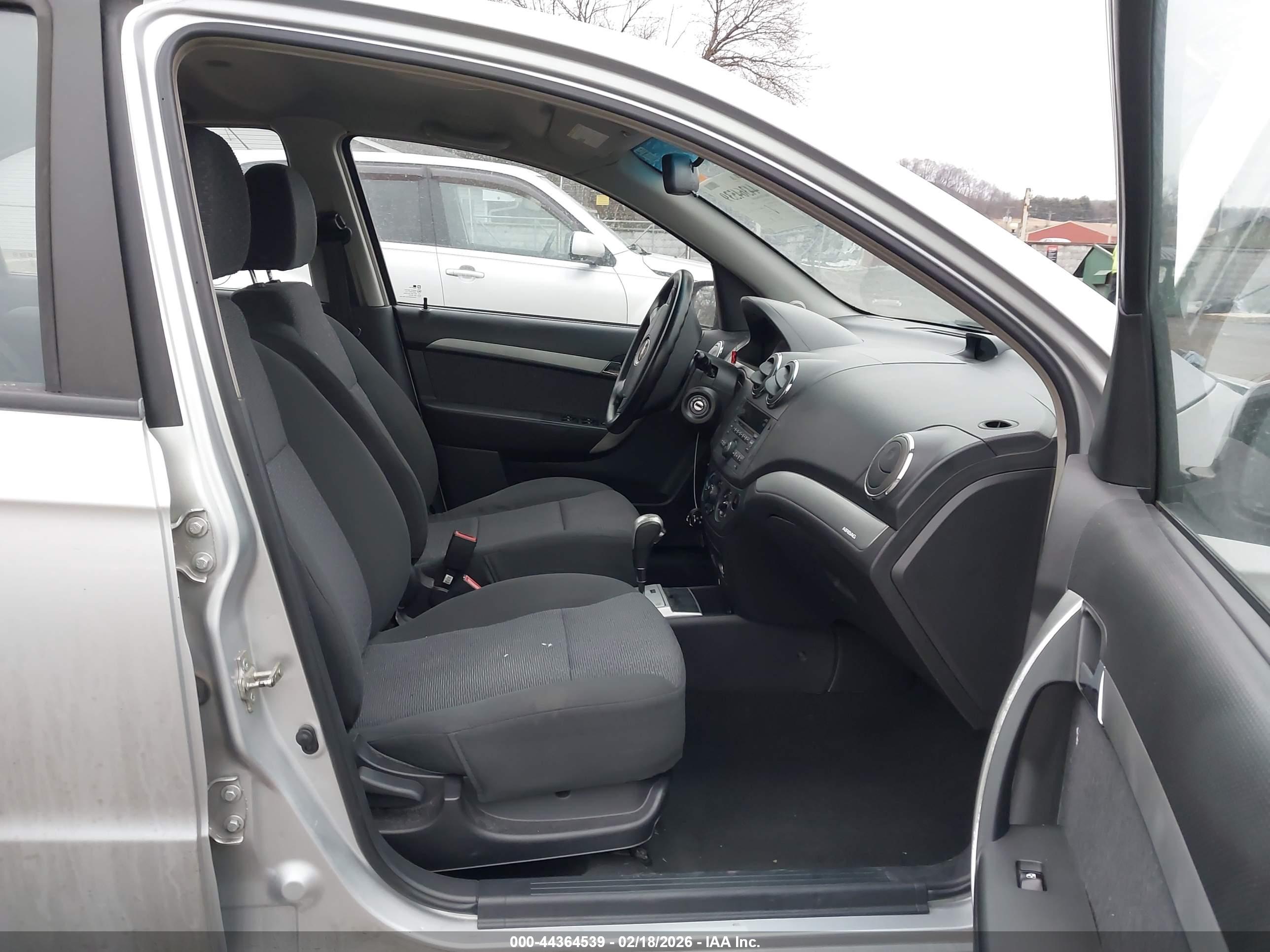 CHEVROLET AVEO image 5
