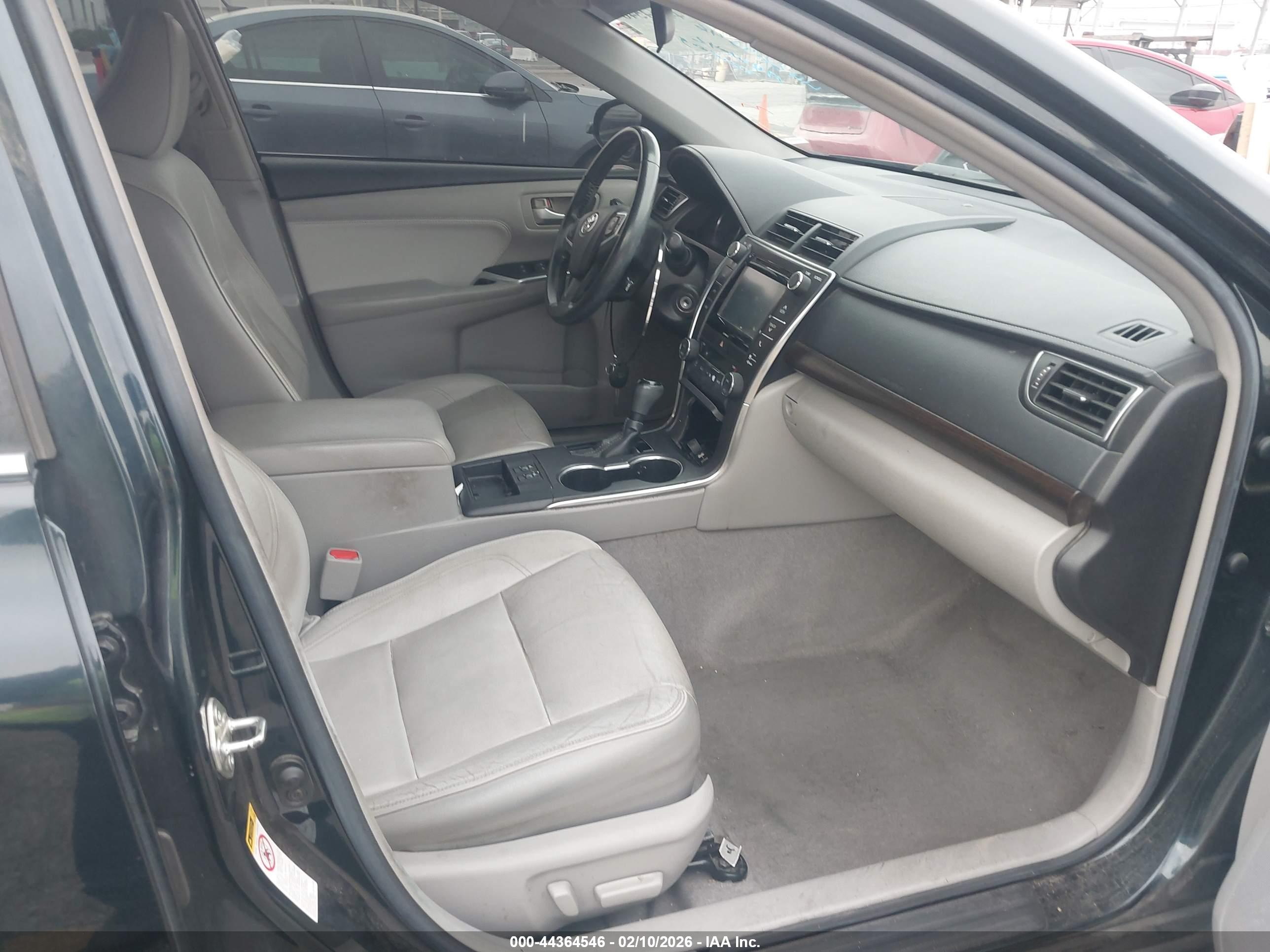 TOYOTA CAMRY image 5