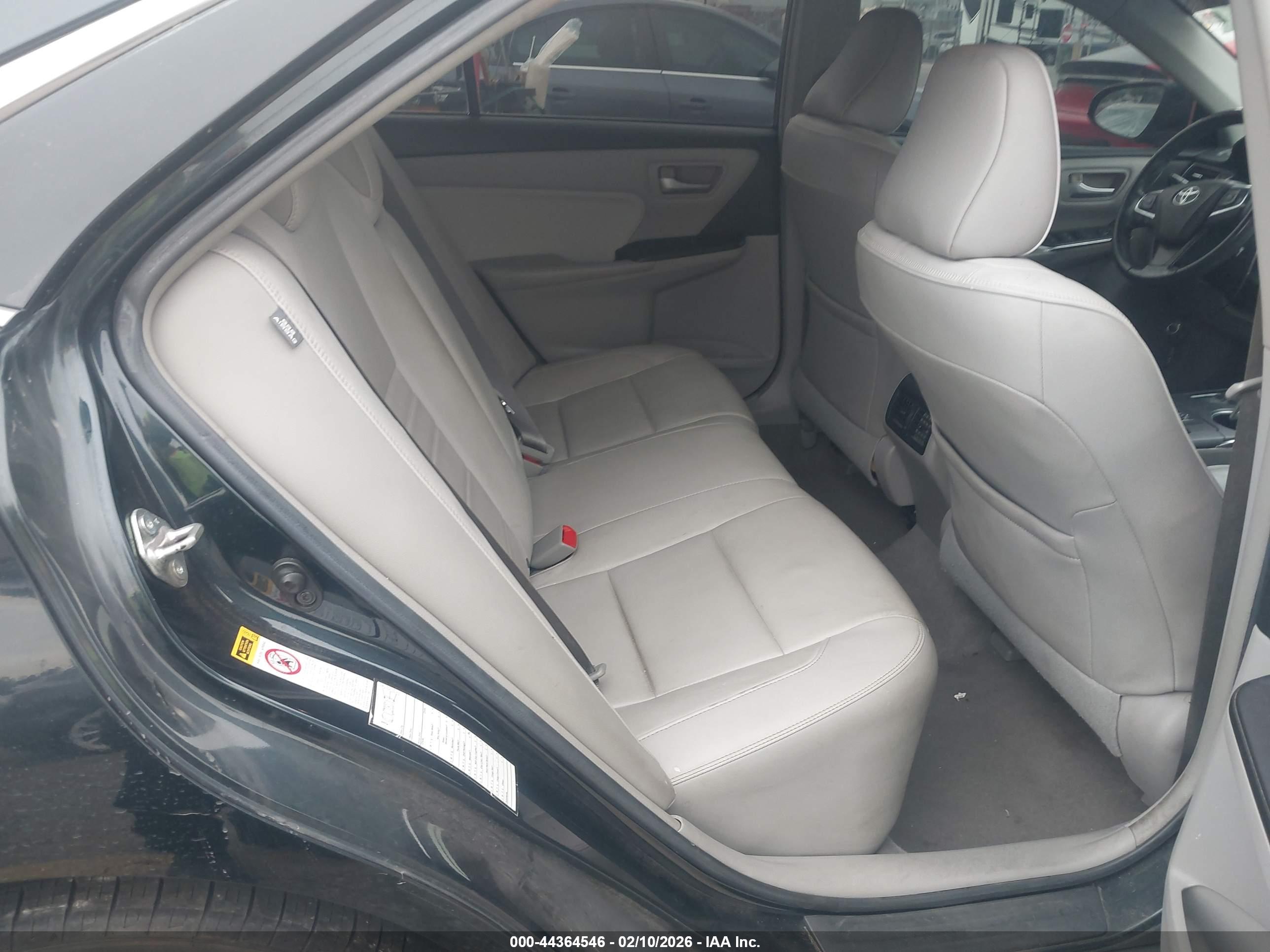 TOYOTA CAMRY image 8