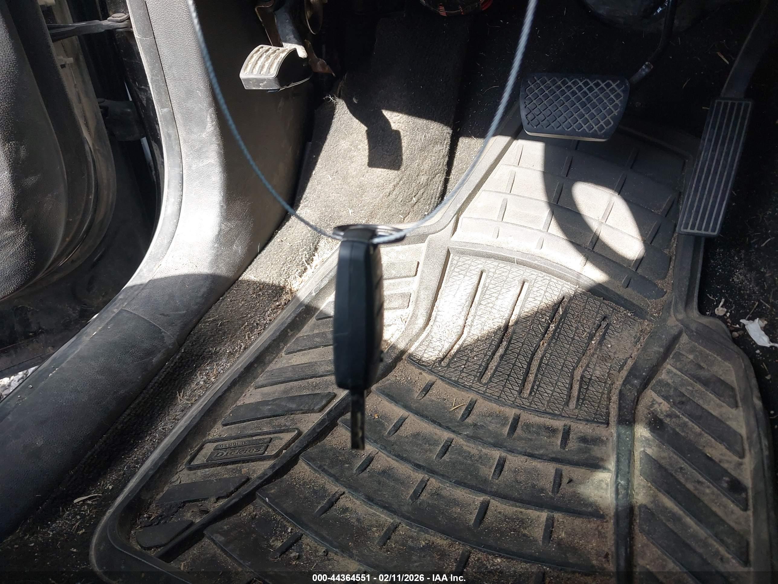 CHEVROLET EQUINOX image 11