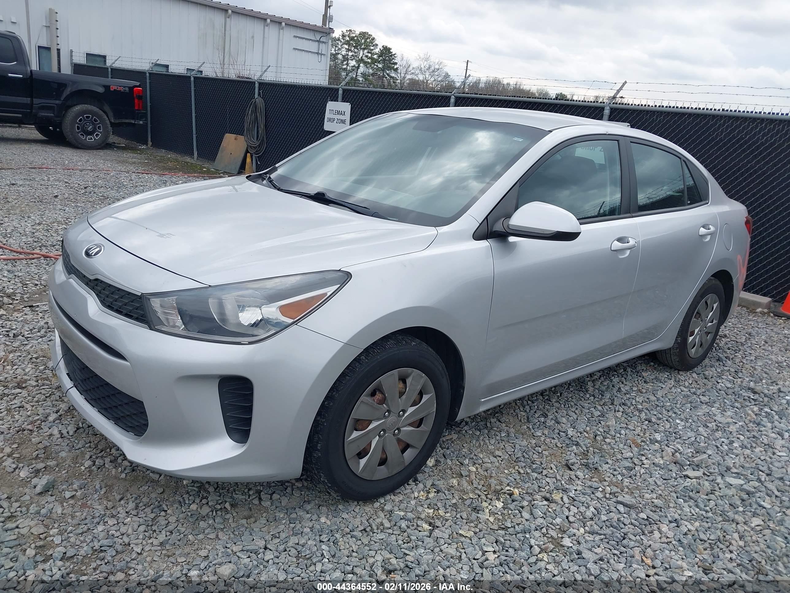 KIA RIO image 2