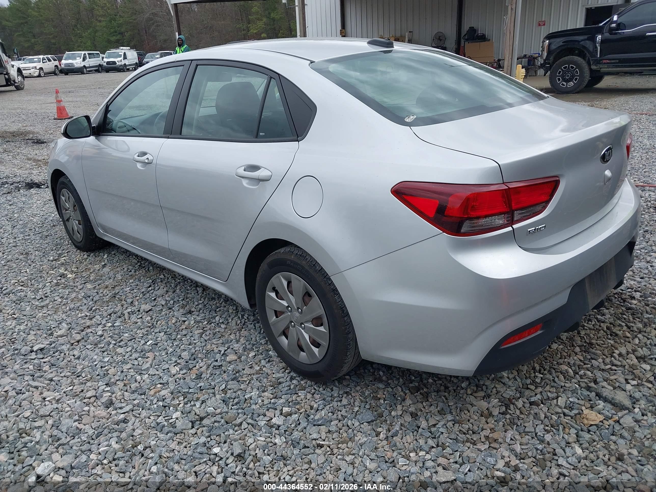 KIA RIO image 3