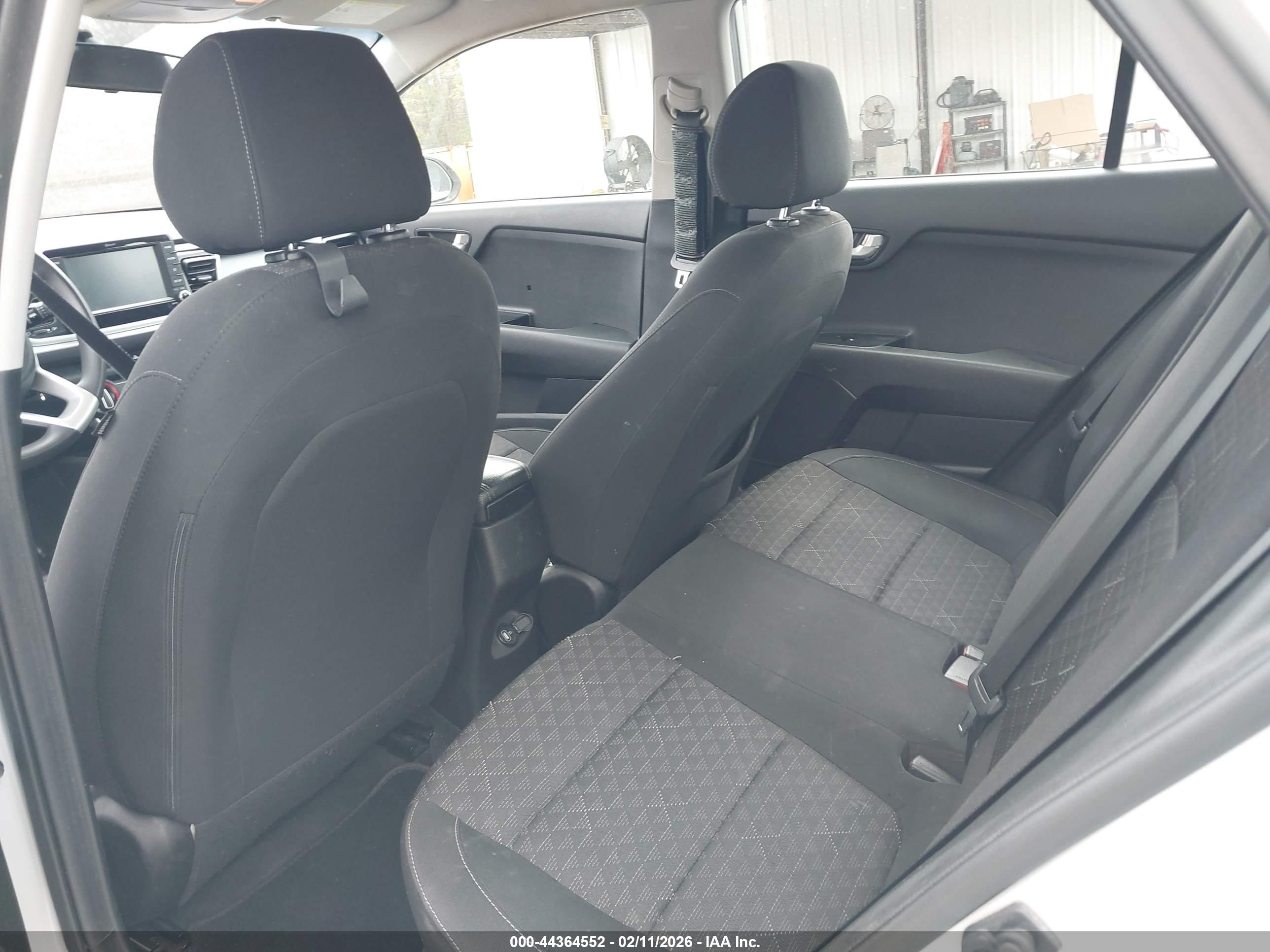 KIA RIO image 8