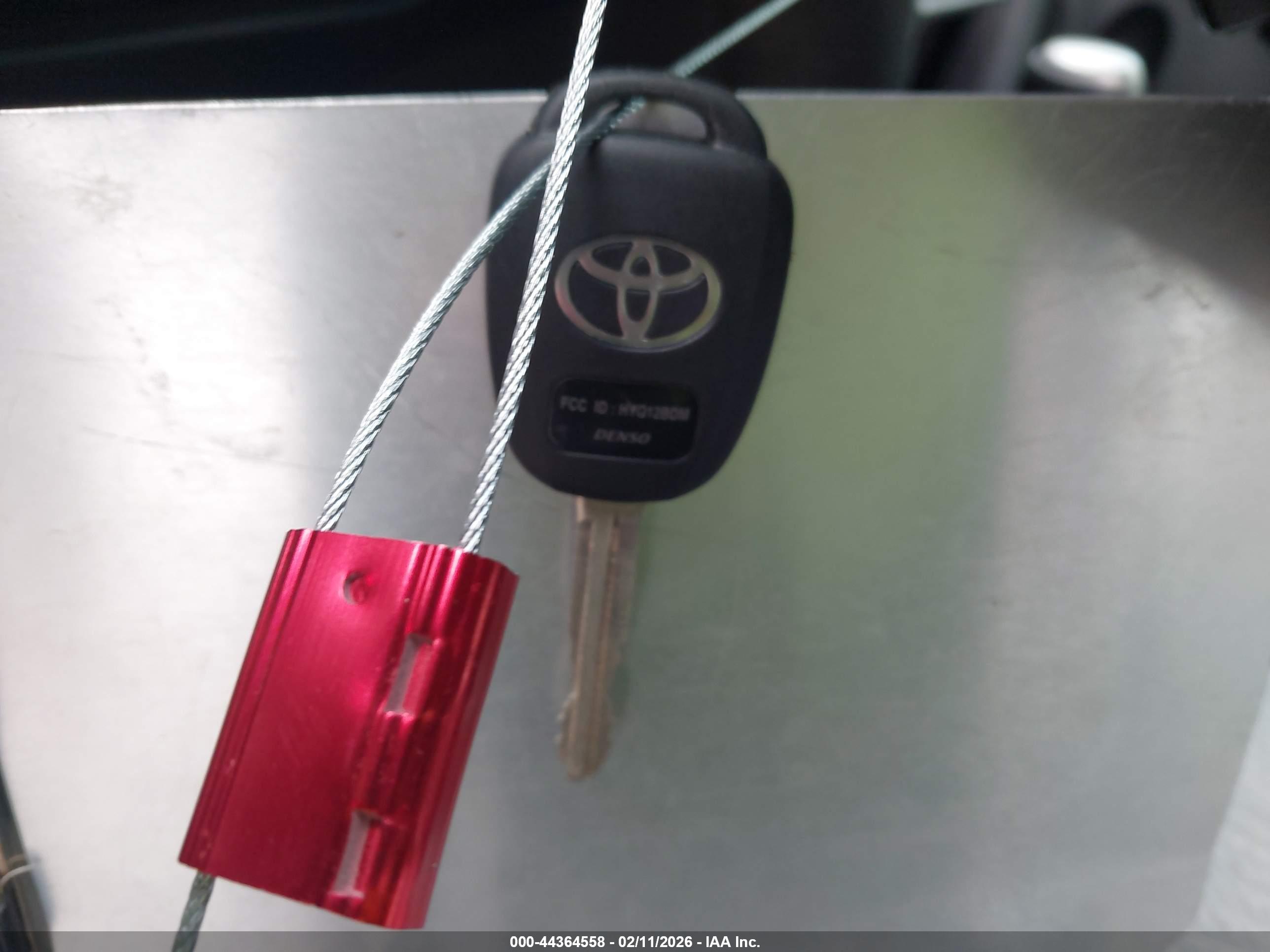 TOYOTA CAMRY image 11