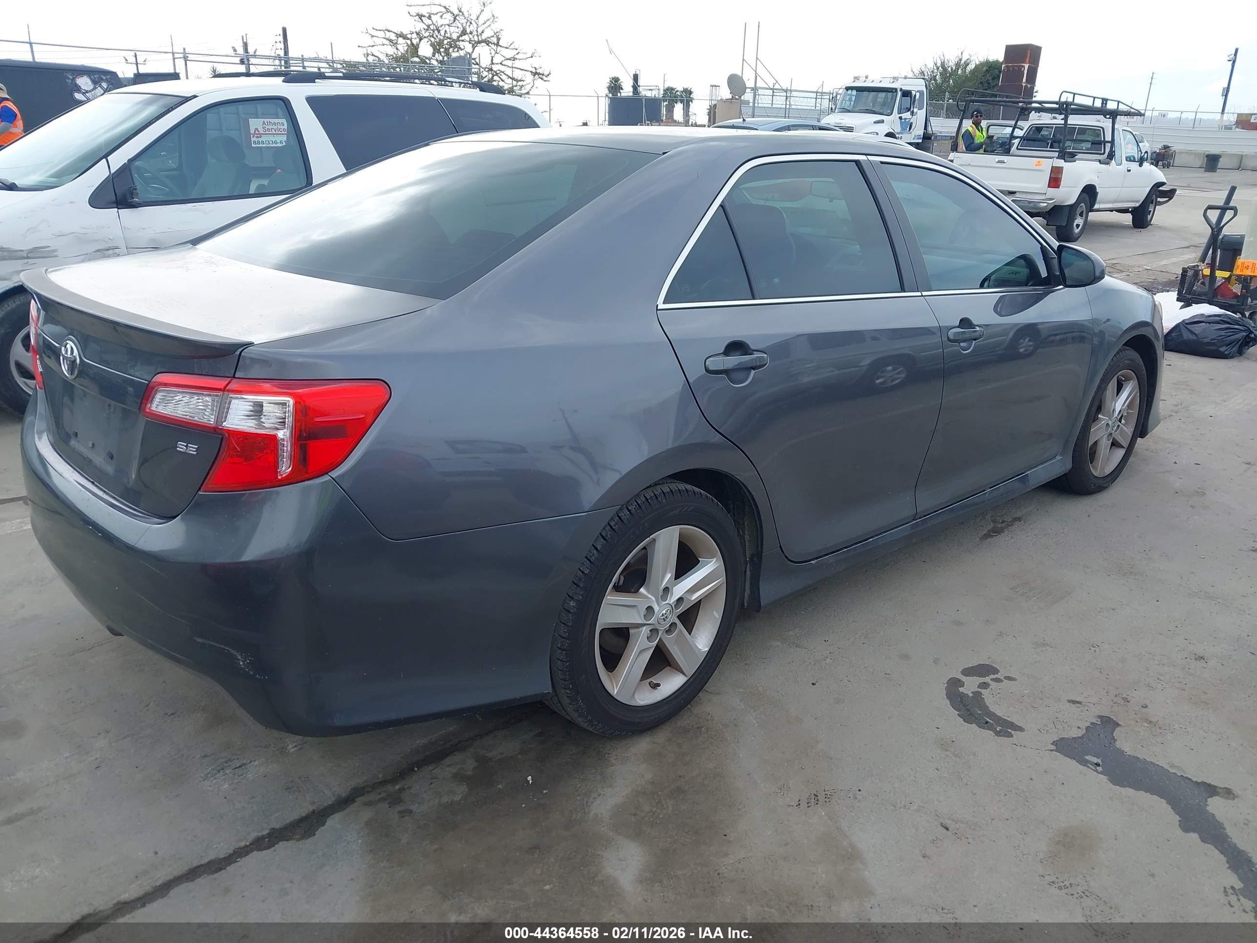 TOYOTA CAMRY image 4