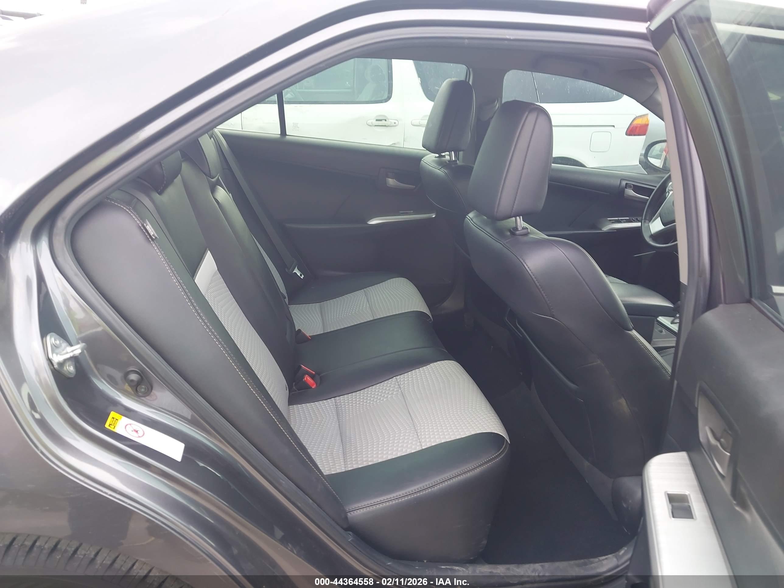 TOYOTA CAMRY image 8