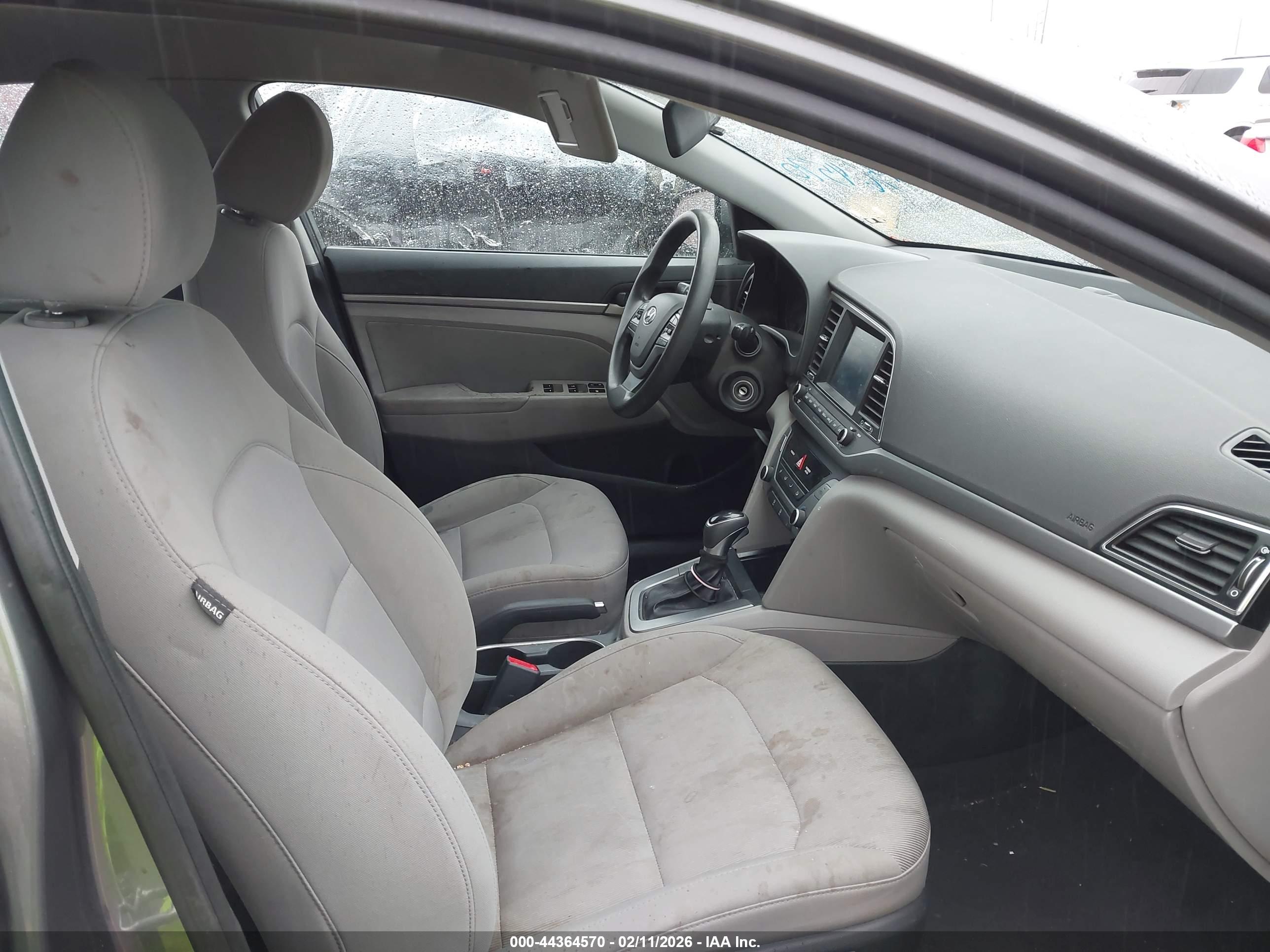 HYUNDAI ELANTRA image 5