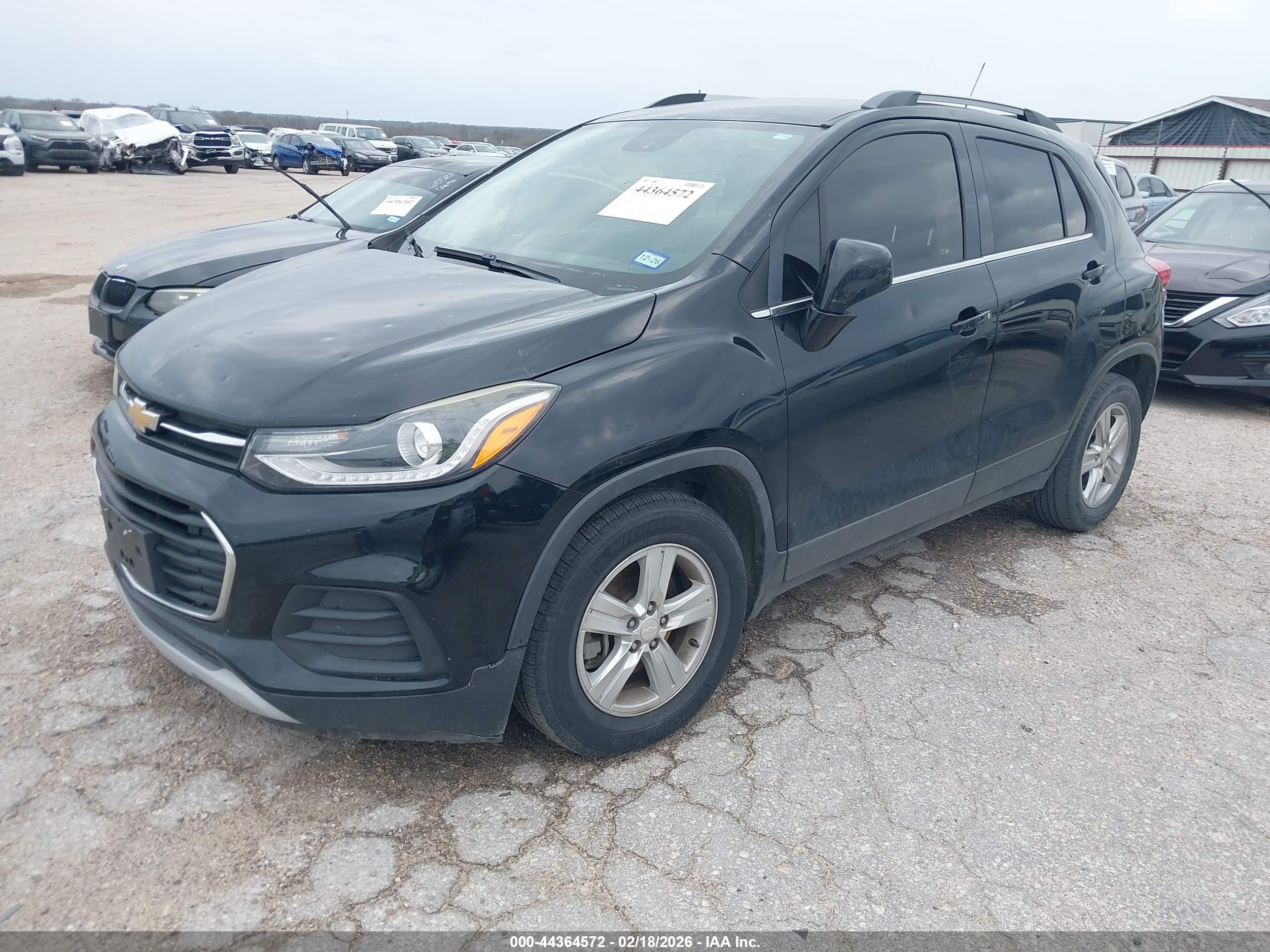 CHEVROLET TRAX image 2