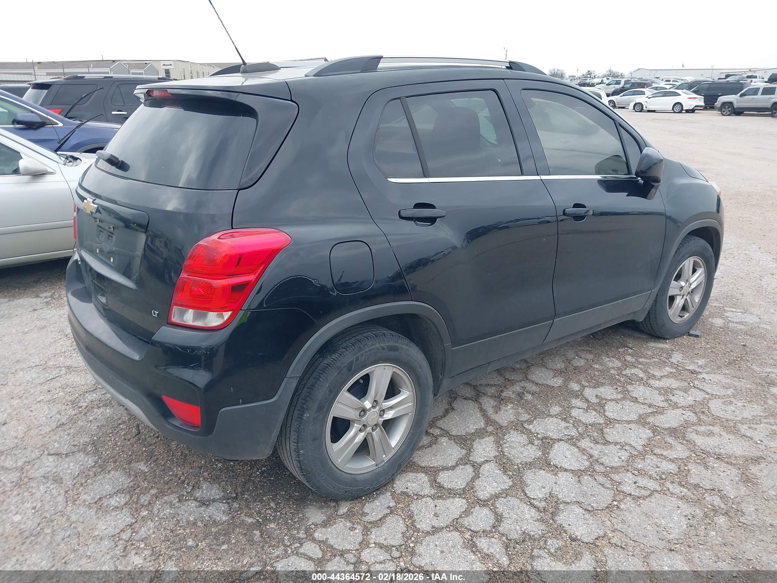 CHEVROLET TRAX image 4