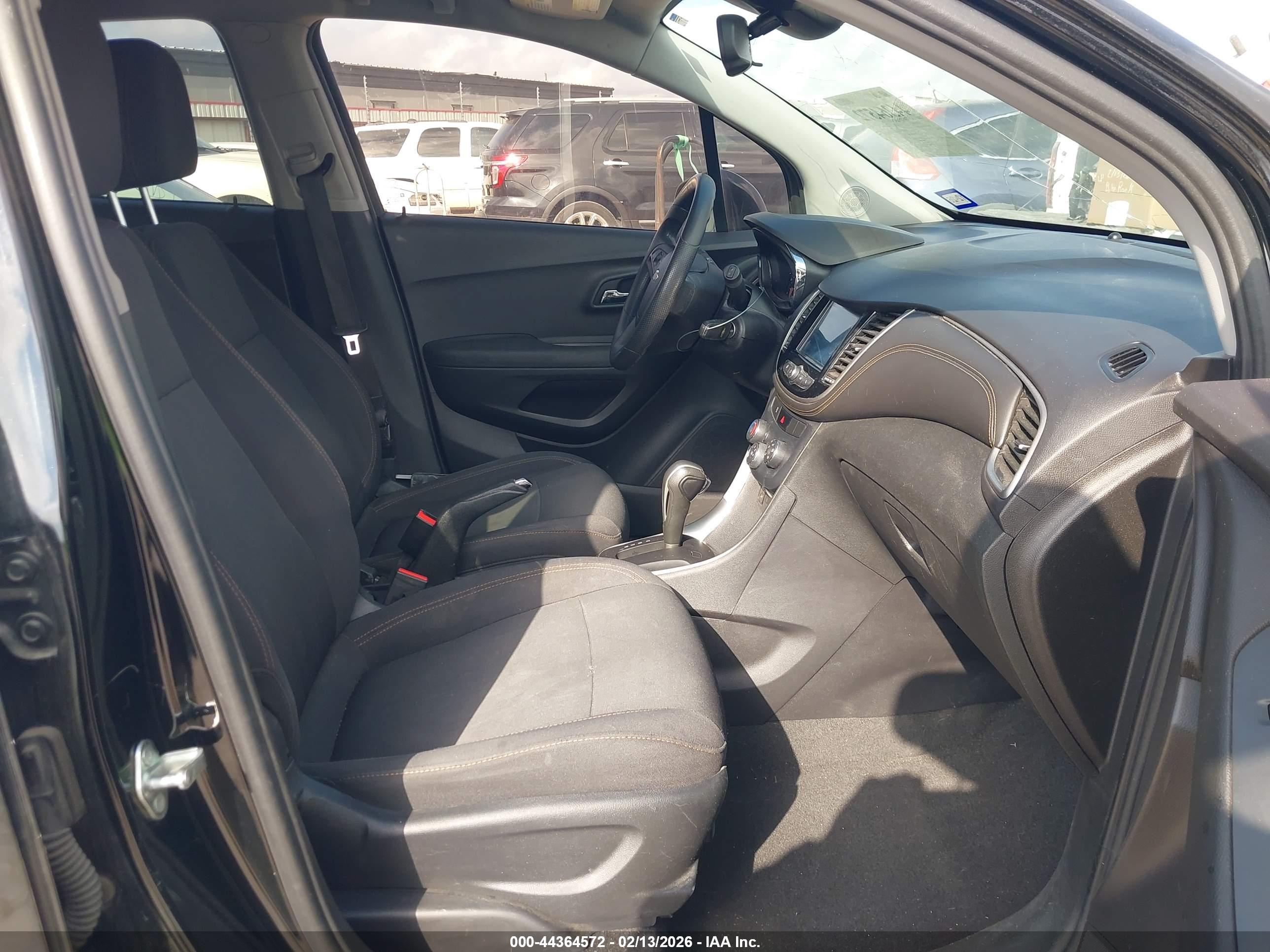 CHEVROLET TRAX image 5