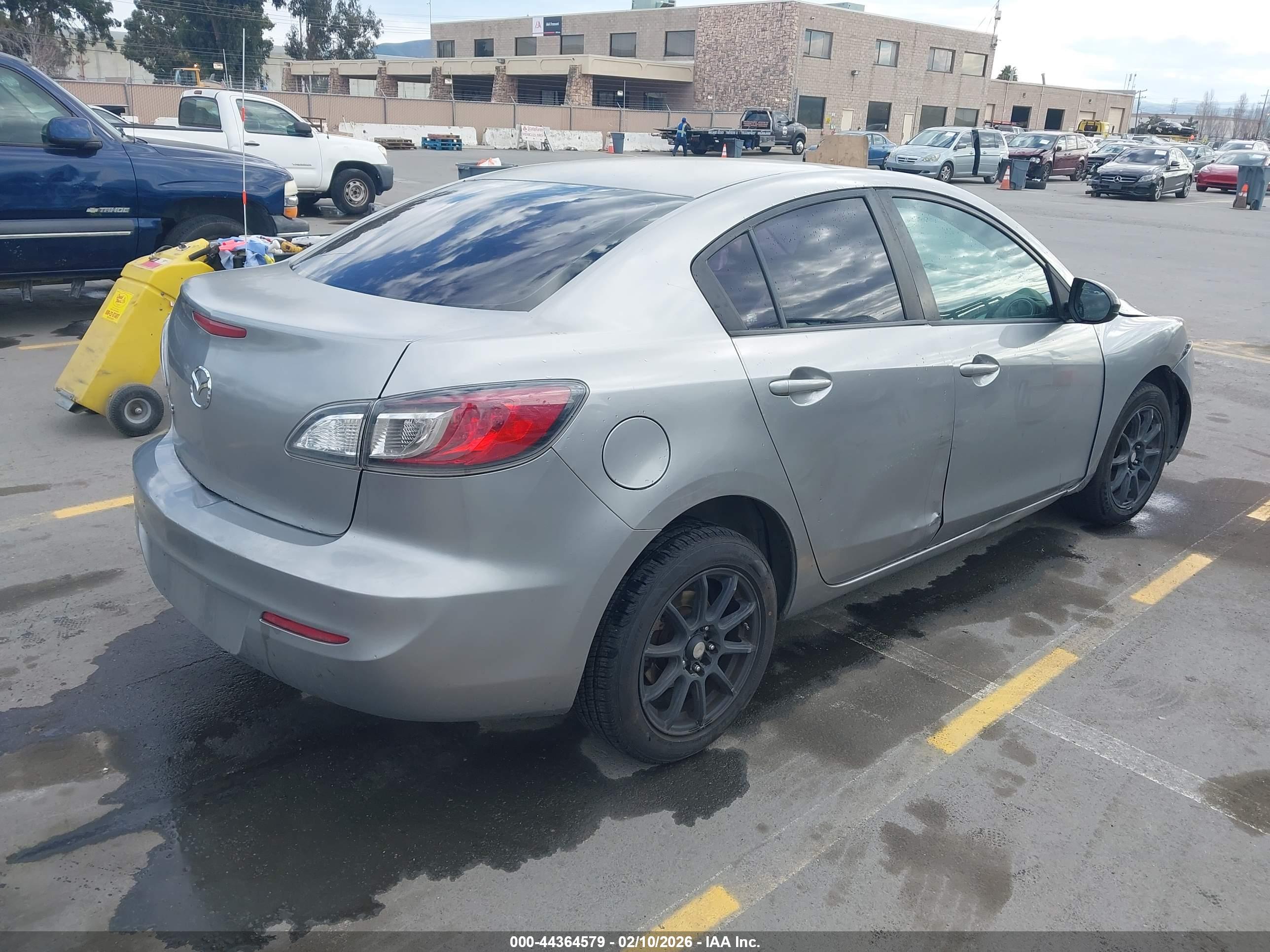MAZDA MAZDA3 image 4