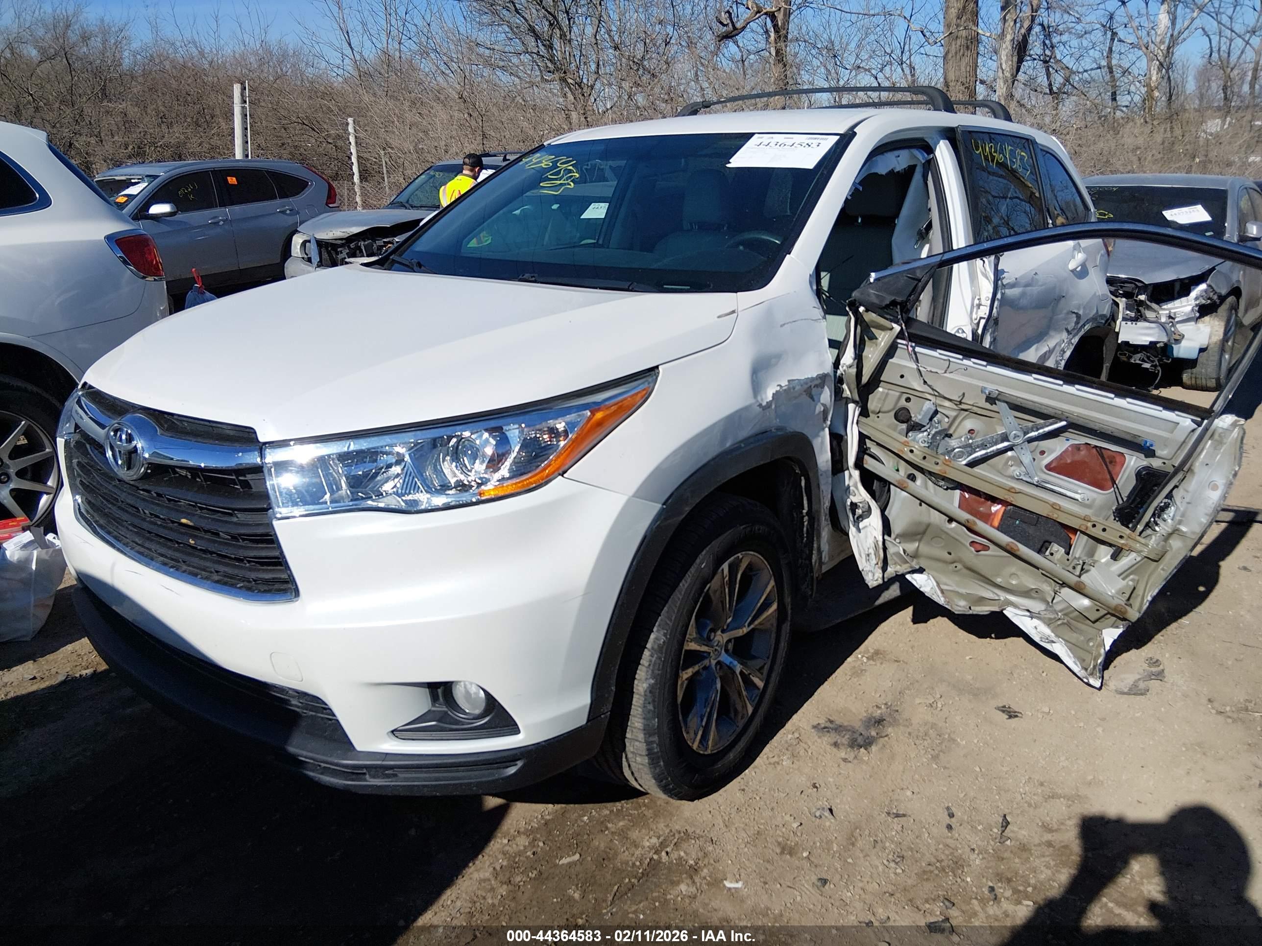 TOYOTA HIGHLANDER image 2