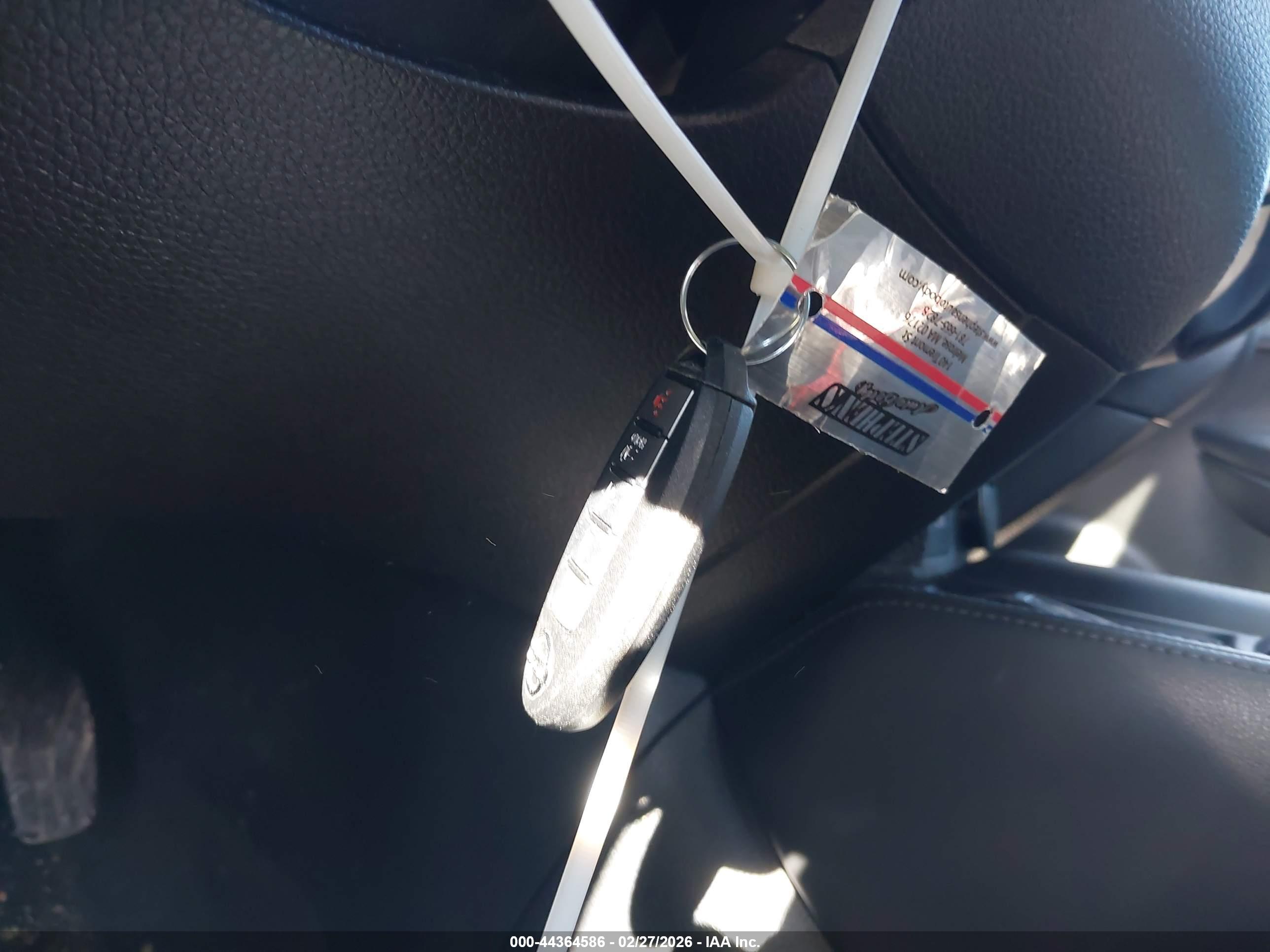 NISSAN ROGUE image 11