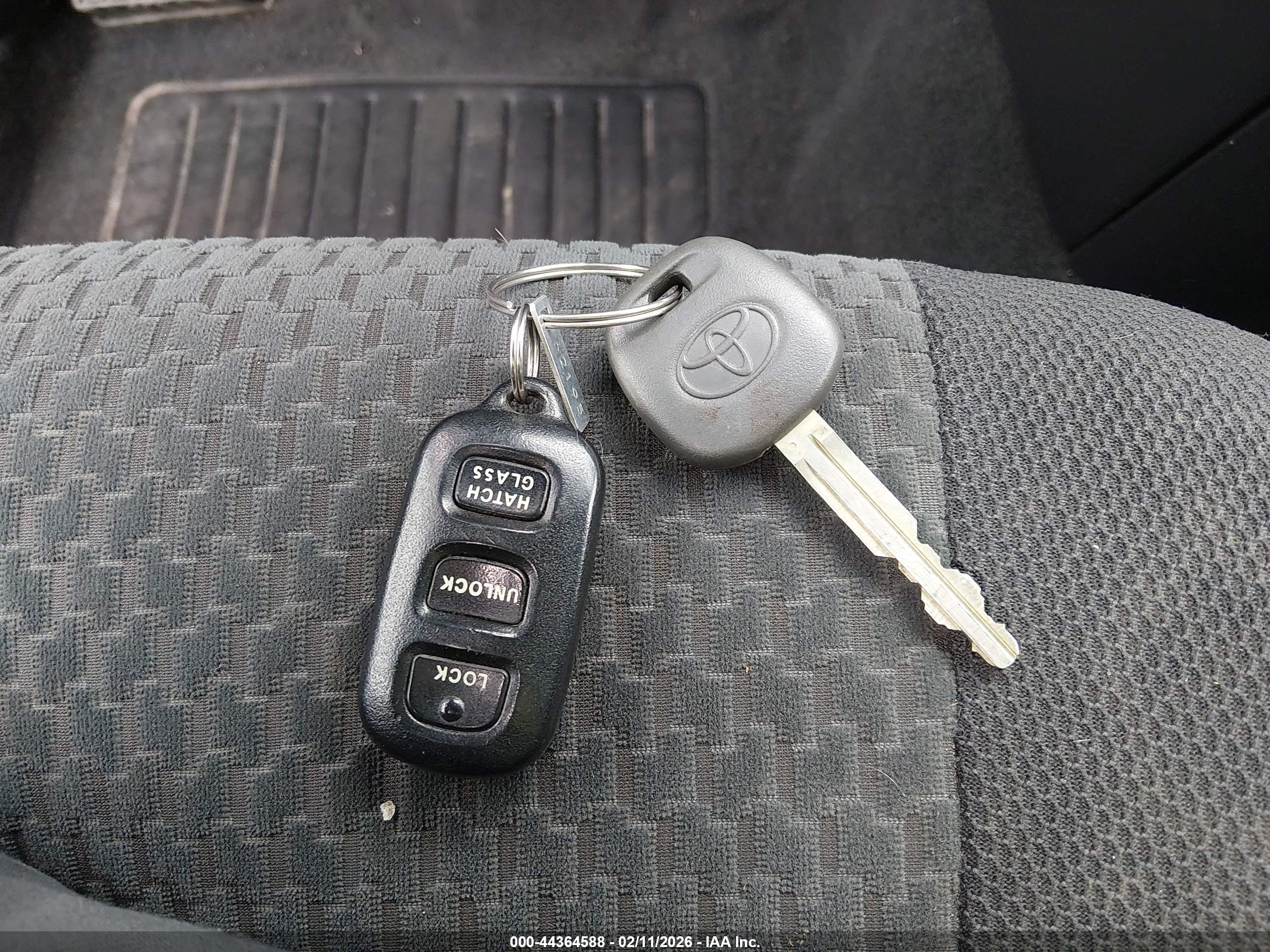 TOYOTA MATRIX image 11