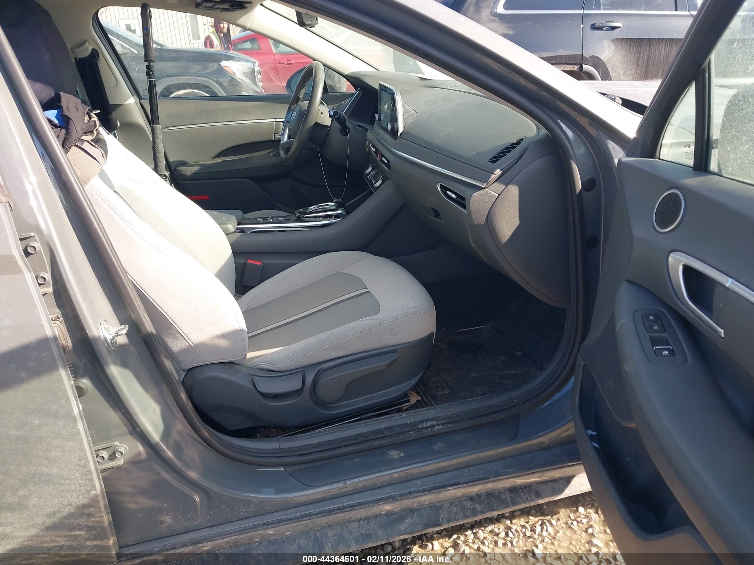 HYUNDAI SONATA image 5