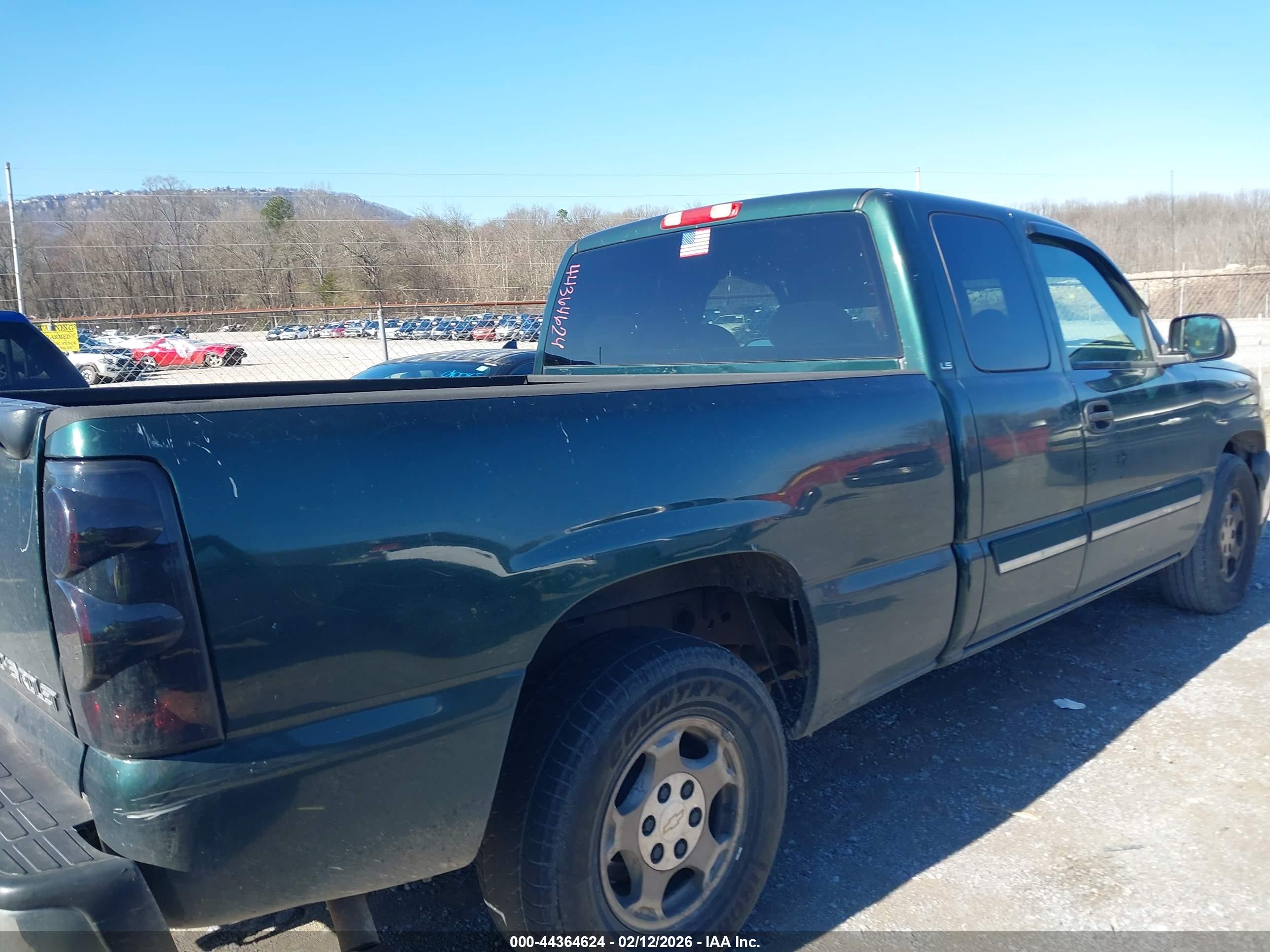 CHEVROLET SILVERADO image 4