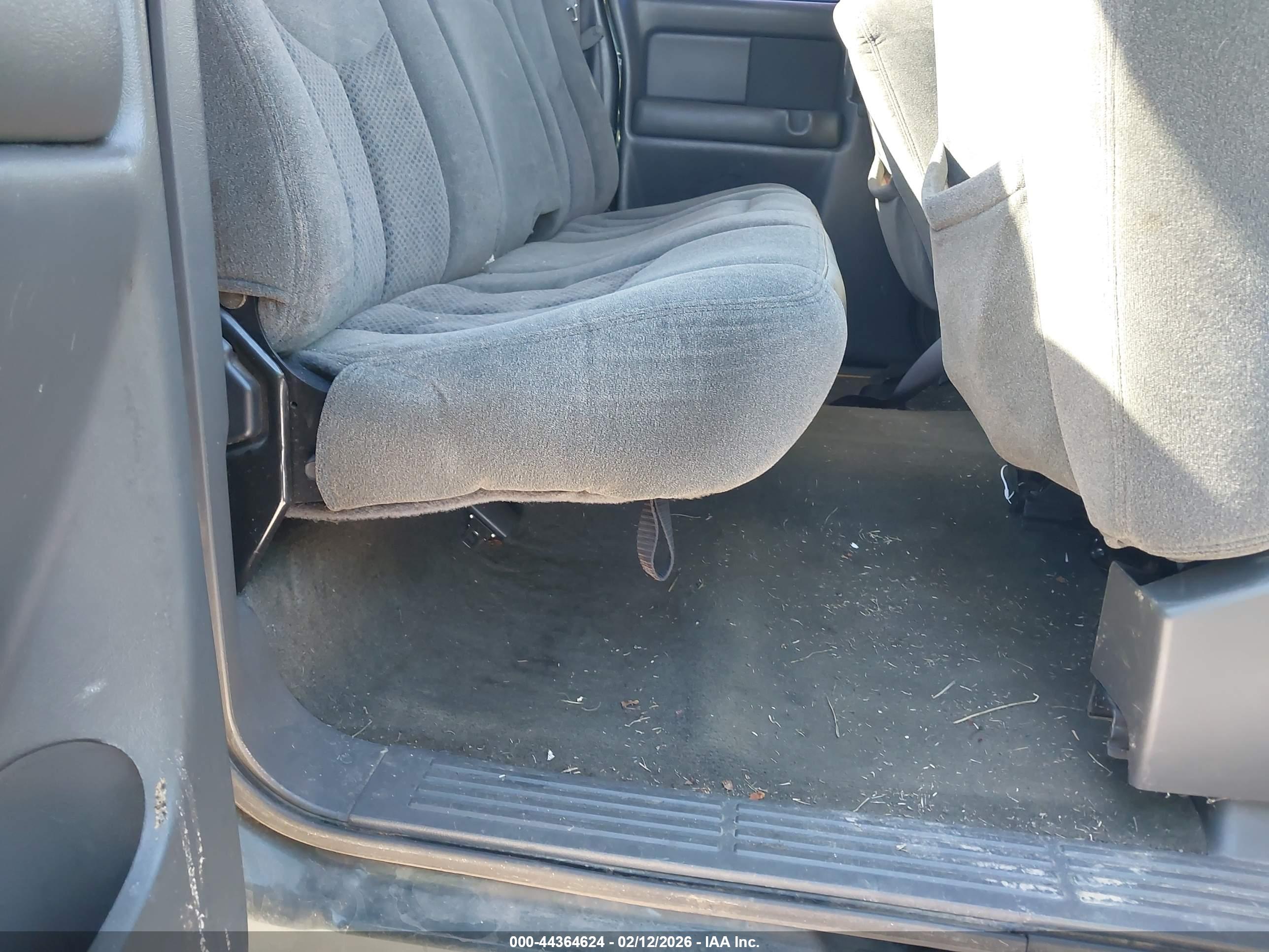 CHEVROLET SILVERADO image 8