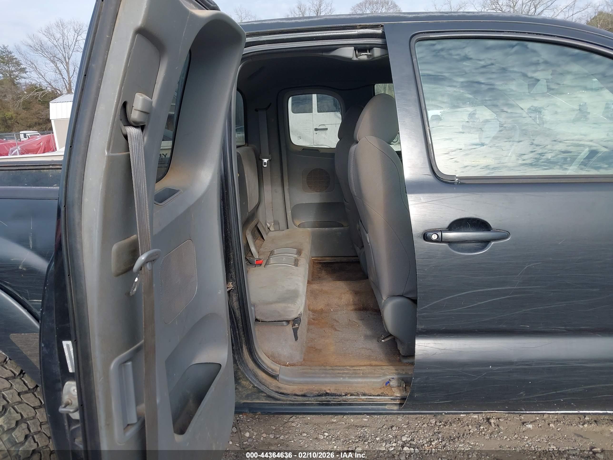 TOYOTA TACOMA image 8