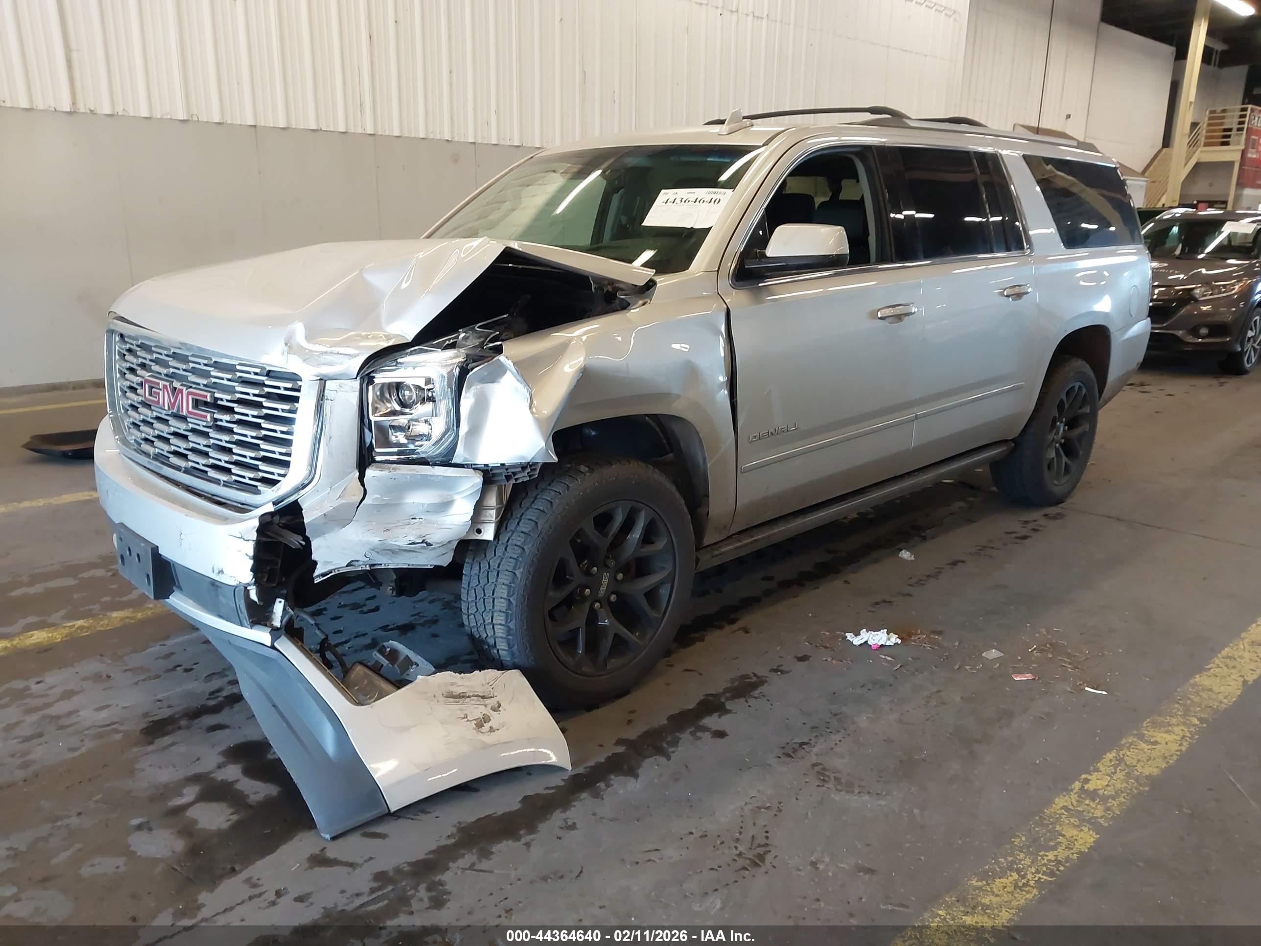 GMC YUKON image 2