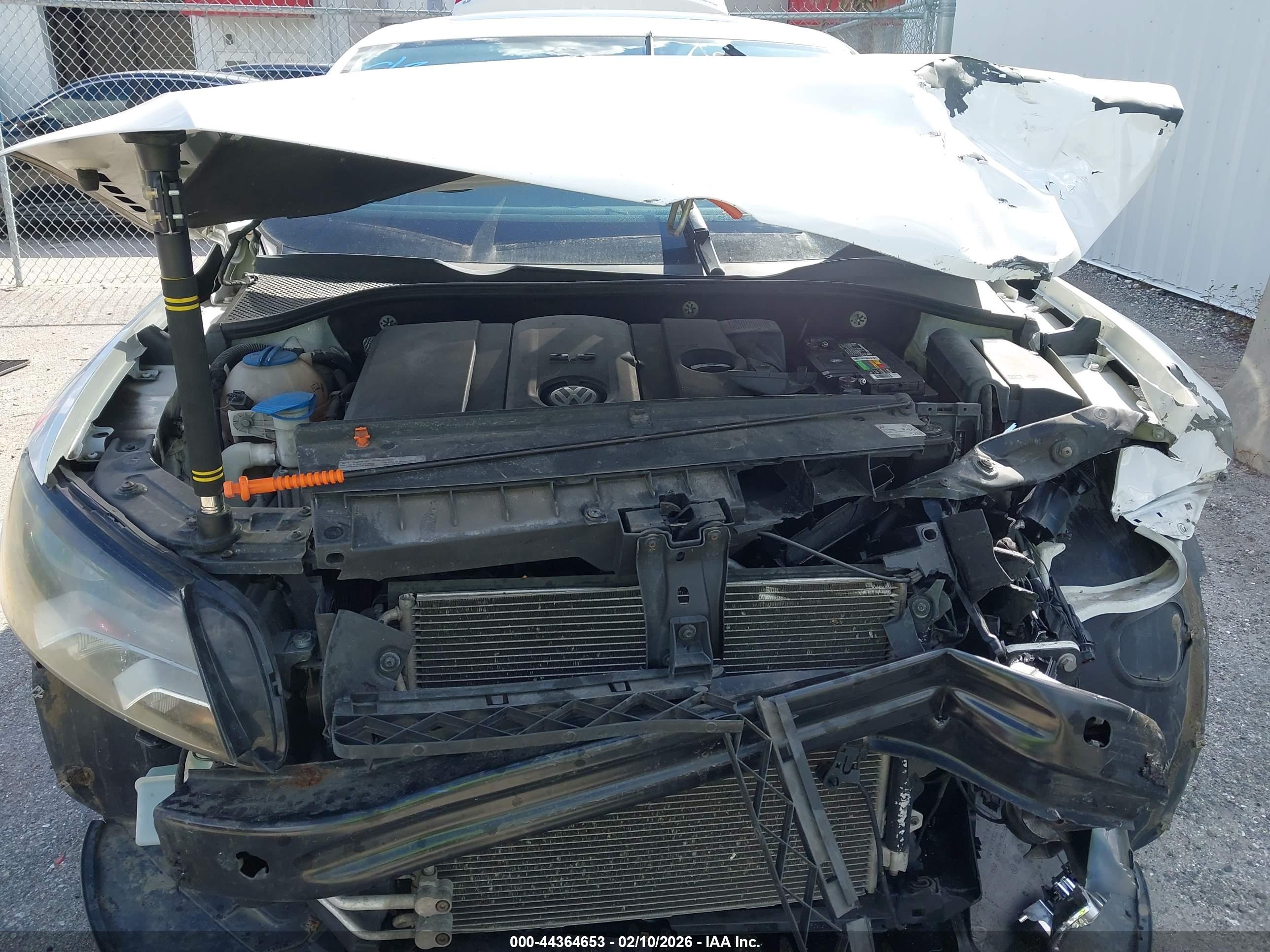 VOLKSWAGEN PASSAT image 10