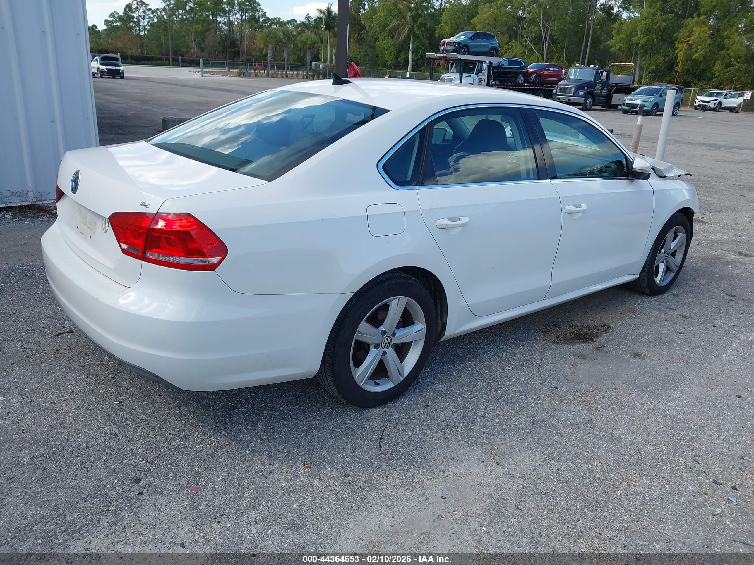 VOLKSWAGEN PASSAT image 4