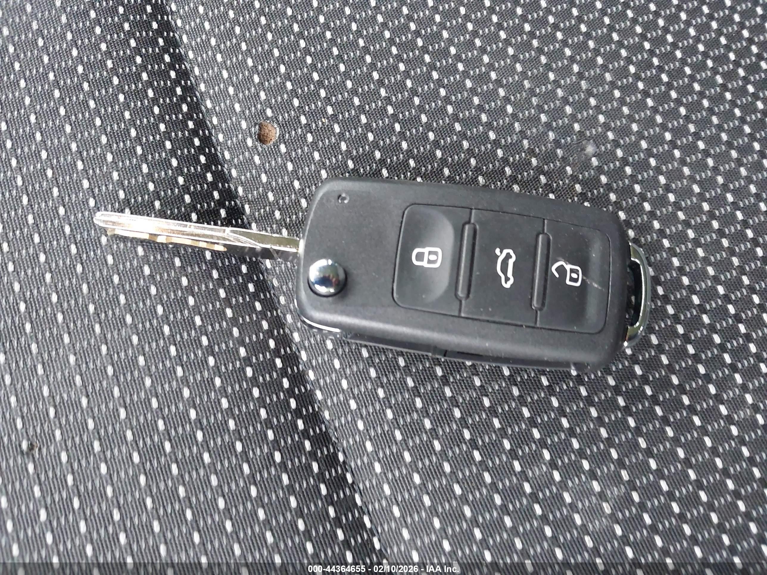 VOLKSWAGEN PASSAT image 11
