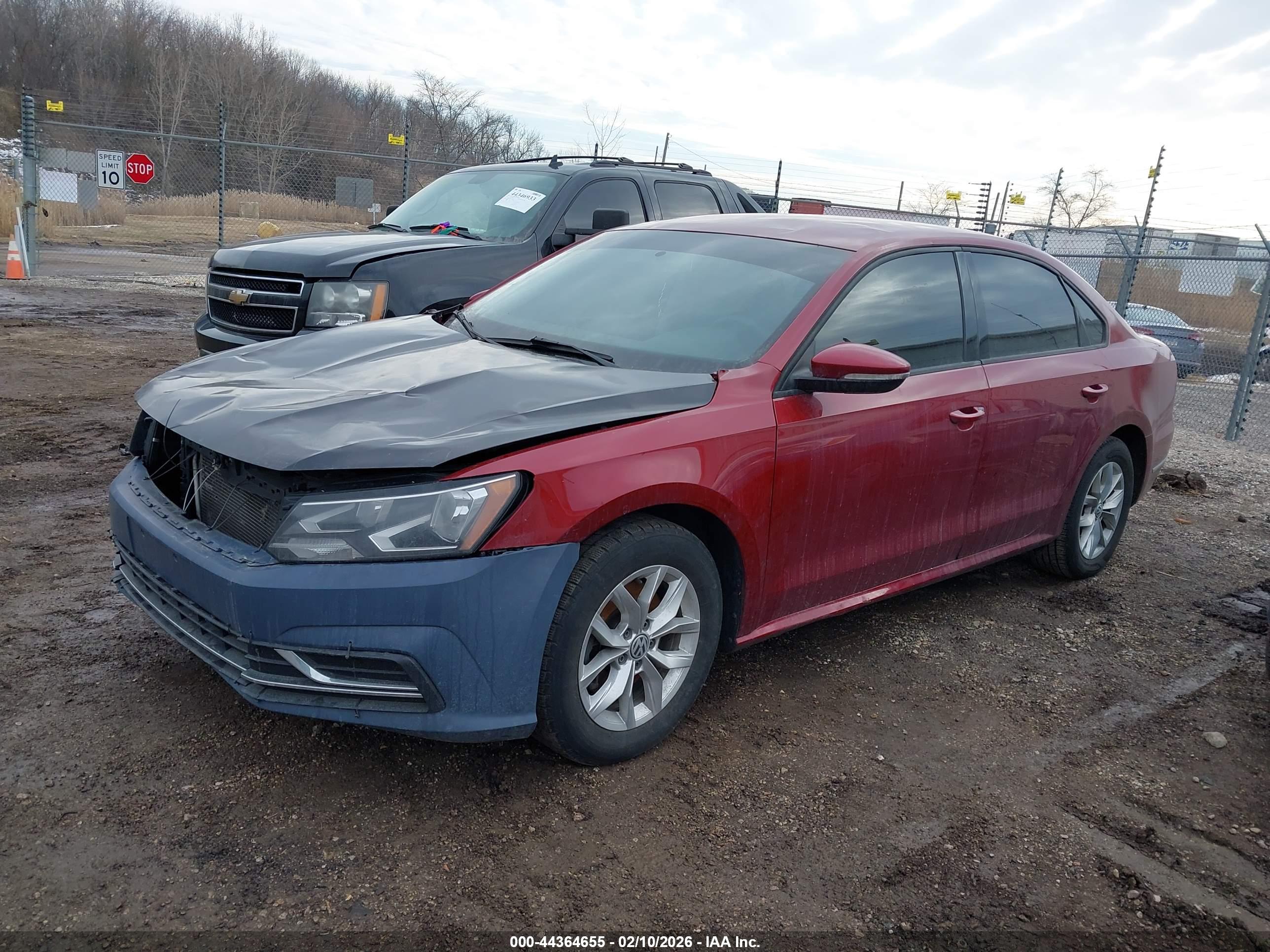 VOLKSWAGEN PASSAT image 2