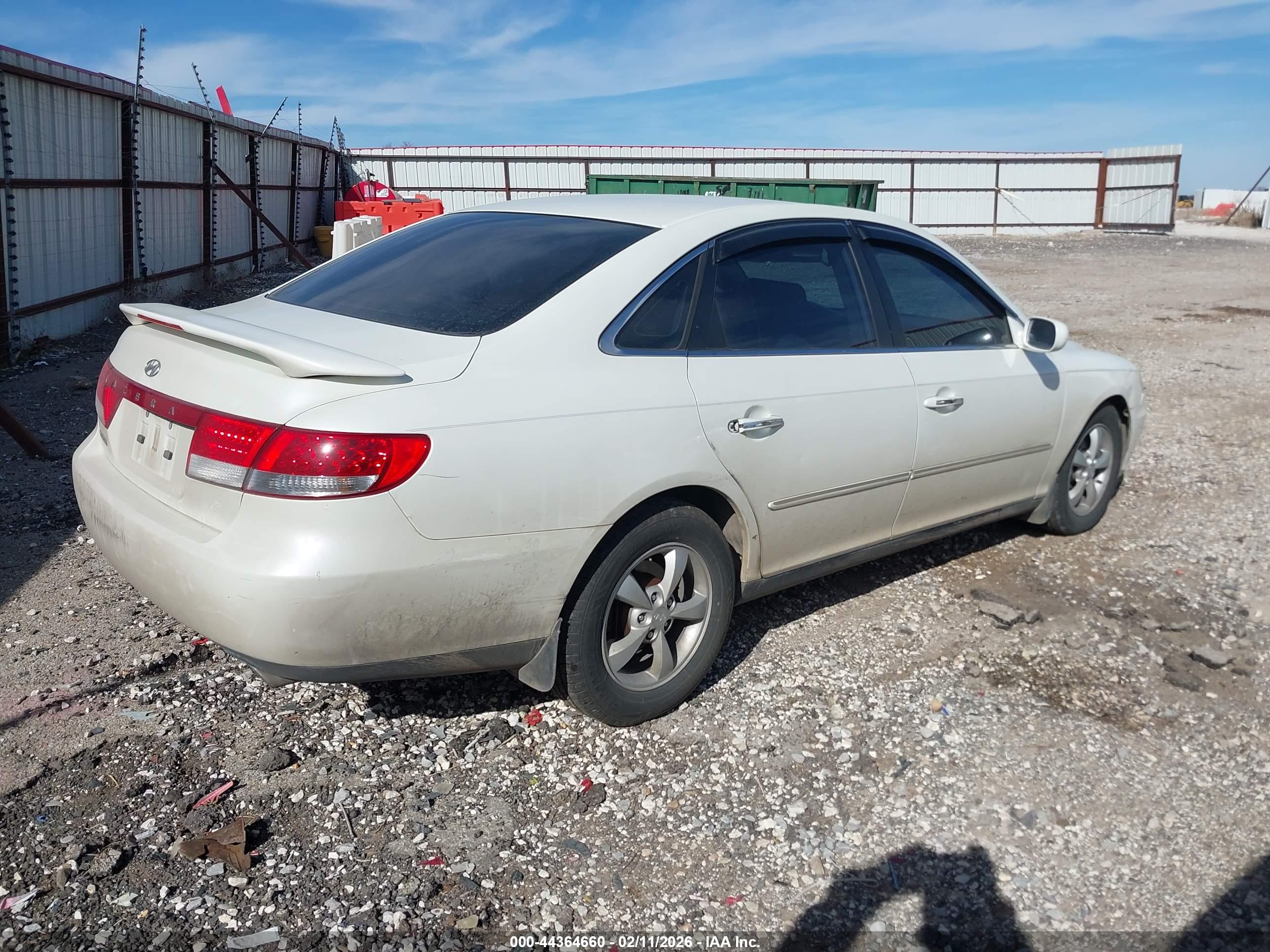 HYUNDAI AZERA image 4