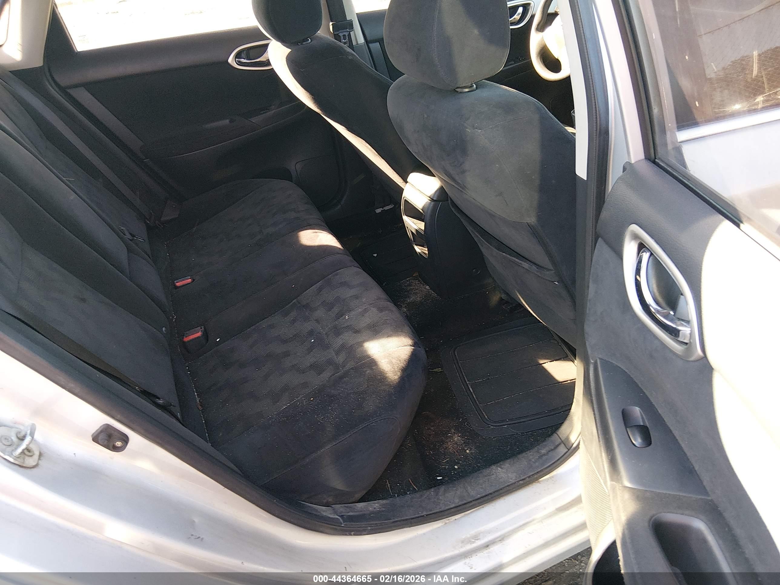 NISSAN SENTRA image 8