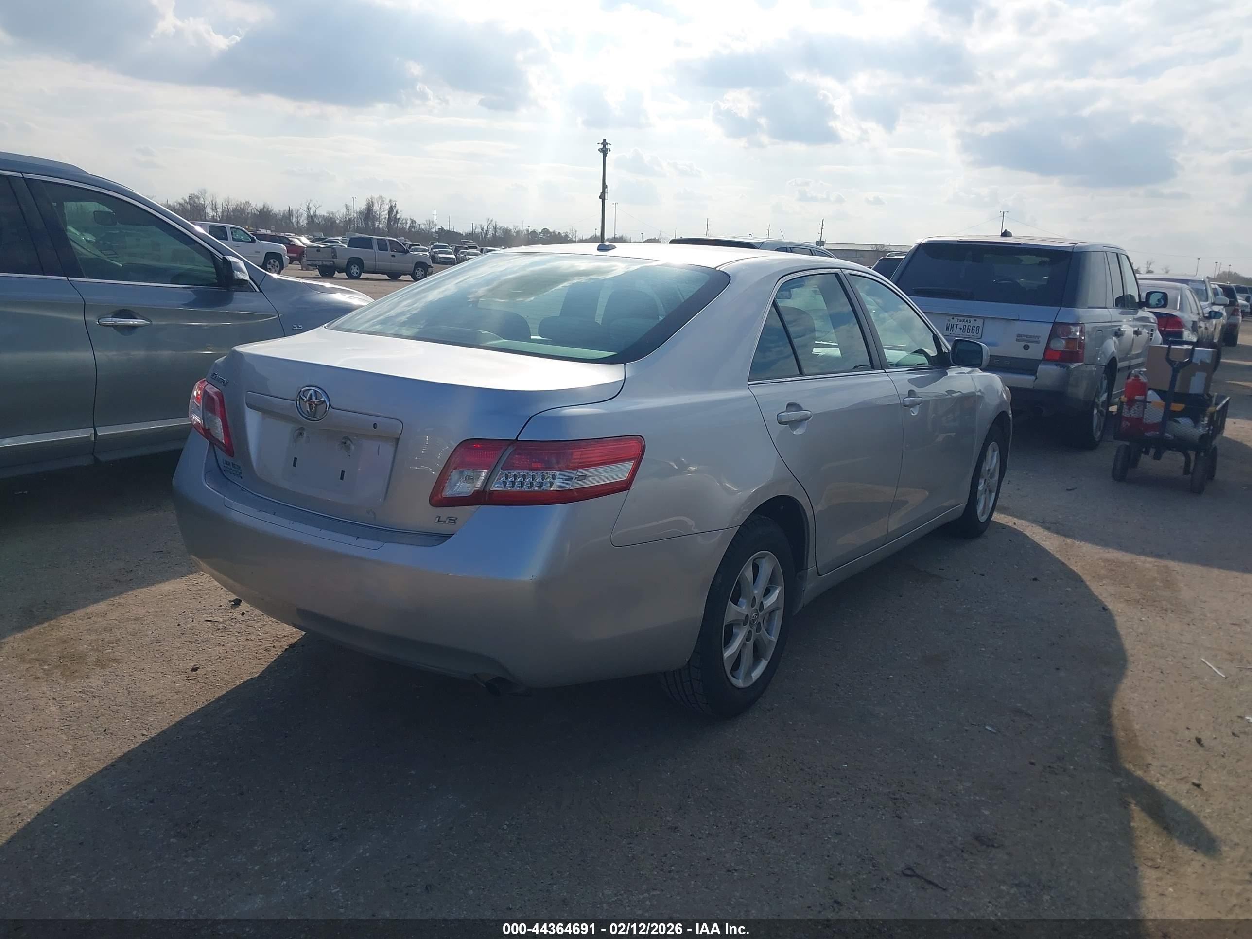 TOYOTA CAMRY image 4