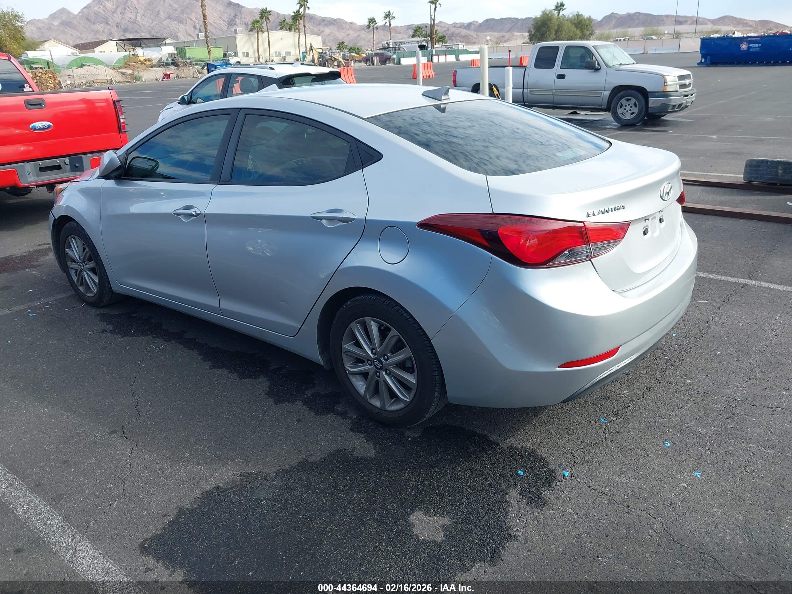 HYUNDAI ELANTRA image 3