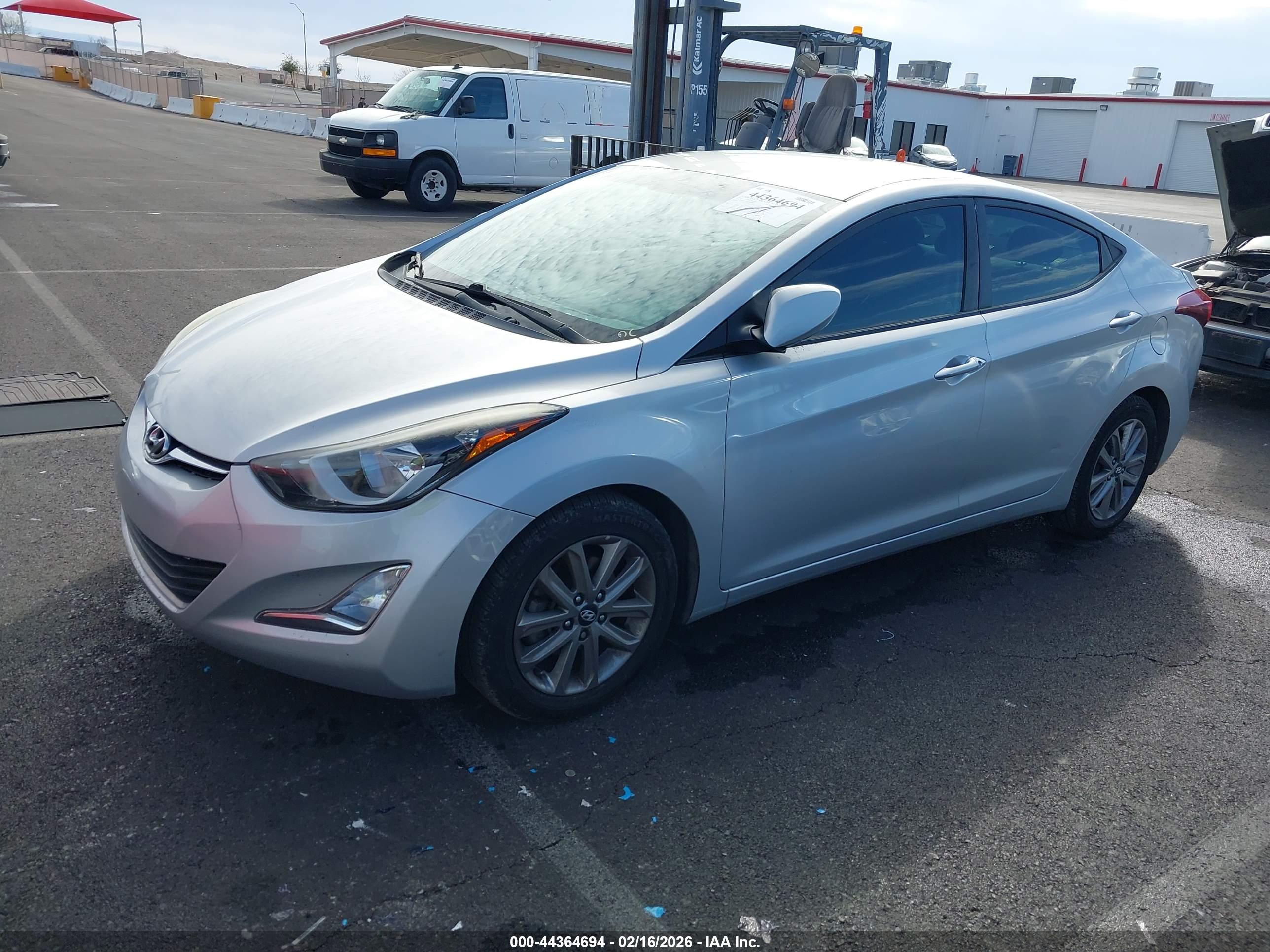 HYUNDAI ELANTRA image 6