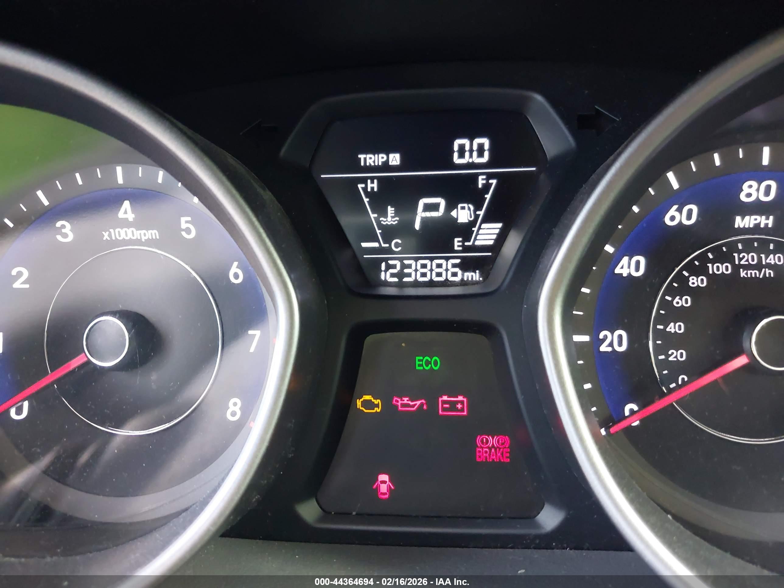 HYUNDAI ELANTRA image 7