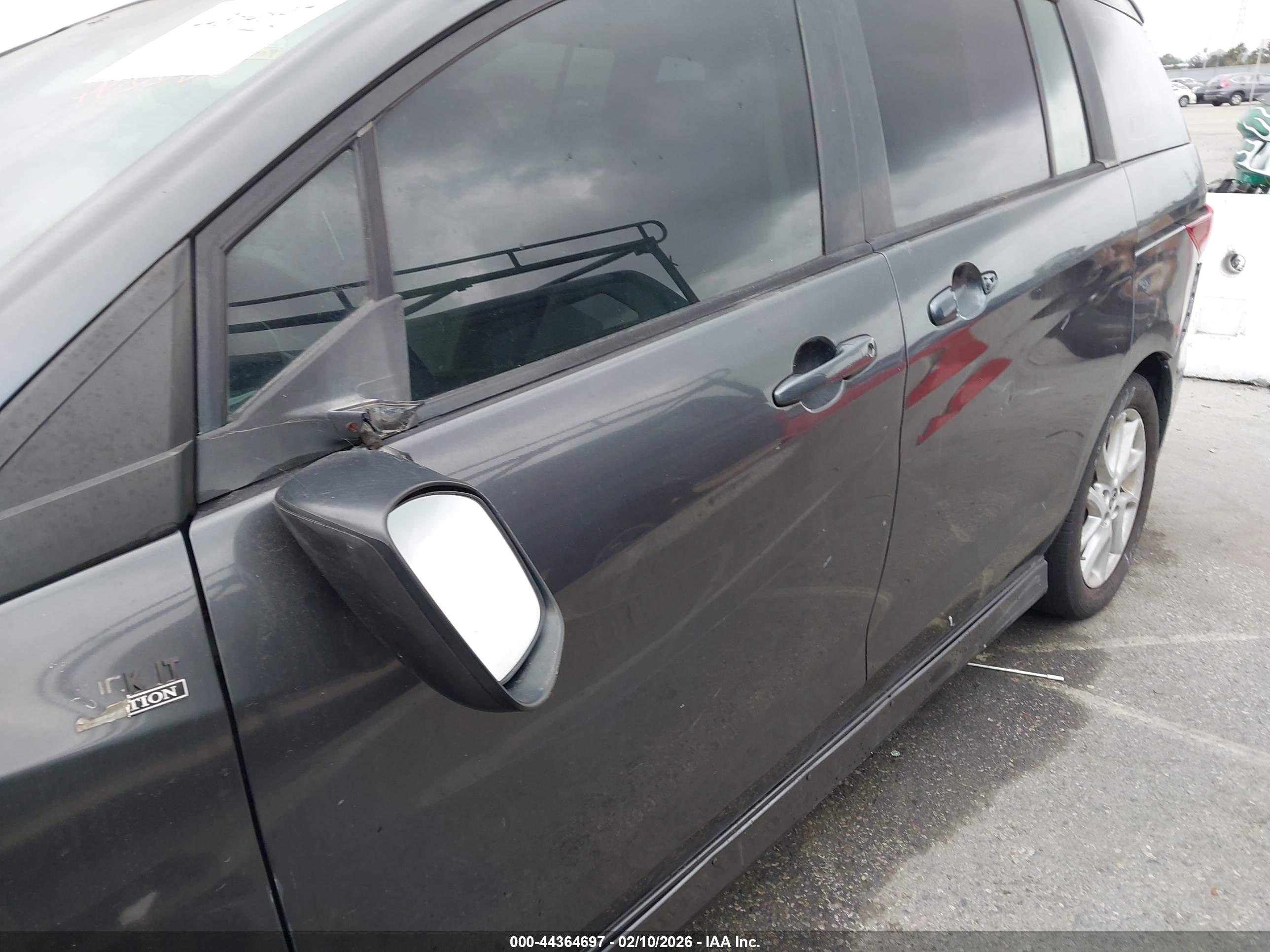 MAZDA MAZDA5 image 6