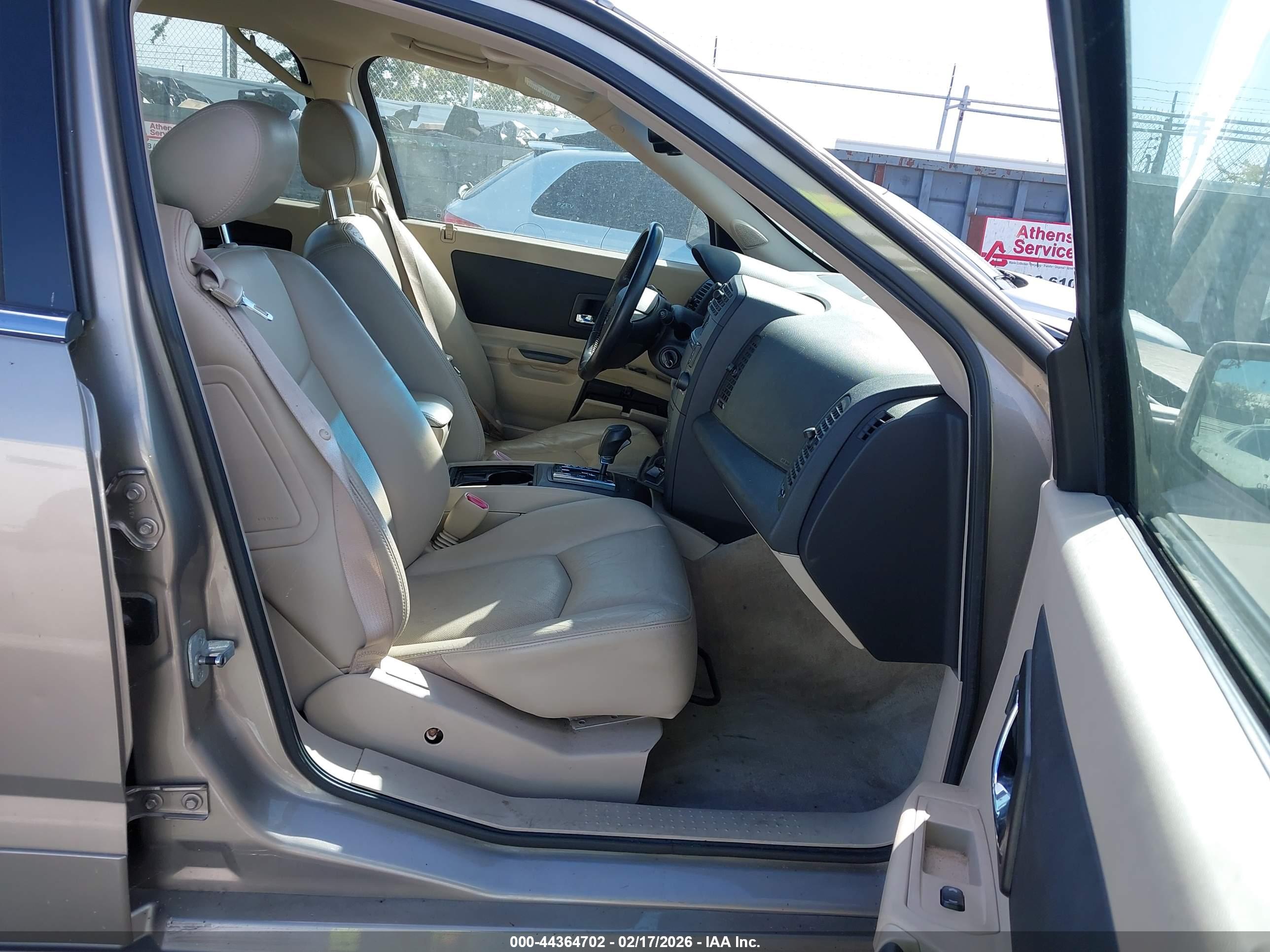 CADILLAC SRX image 5
