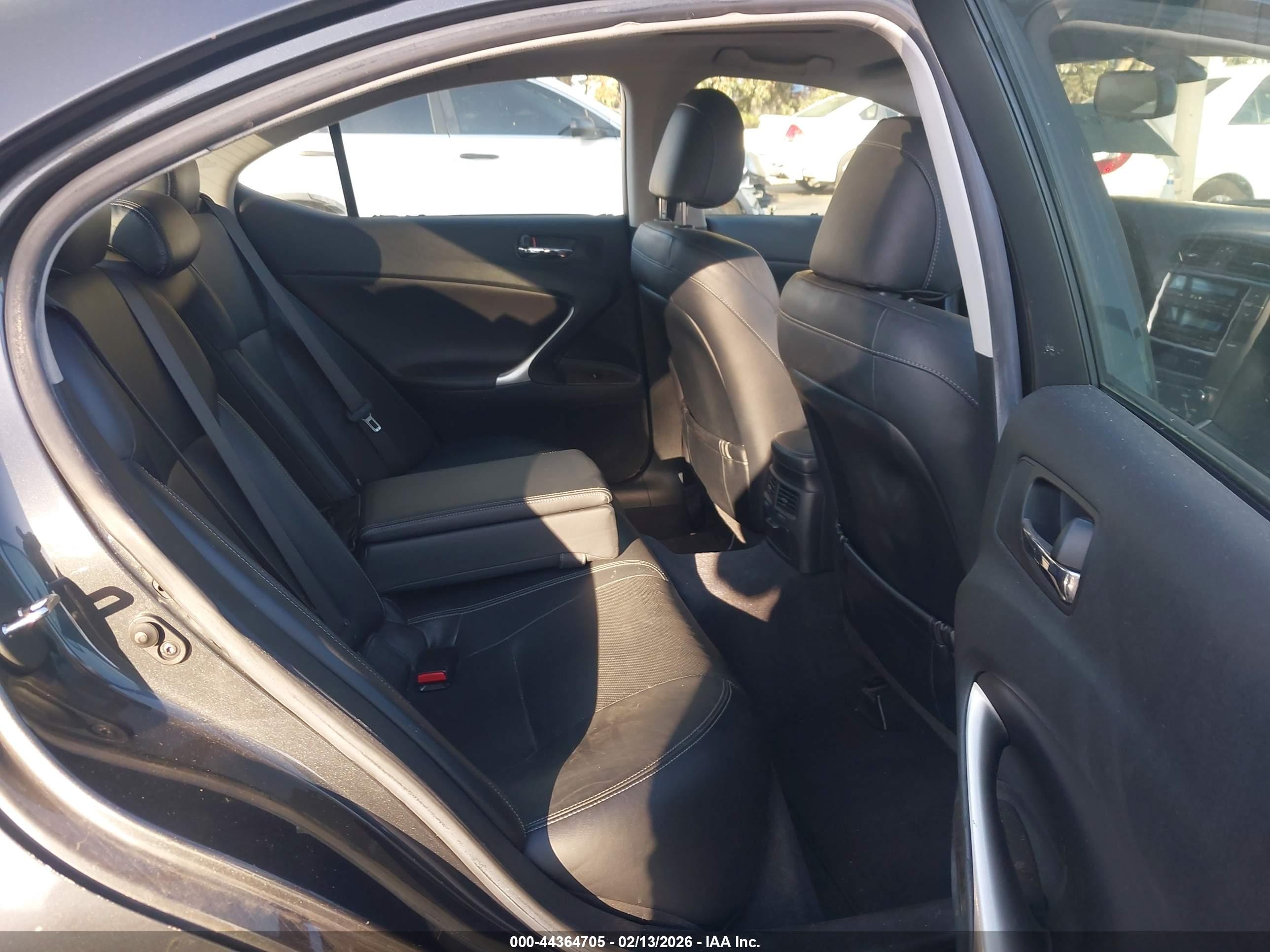 LEXUS IS image 8