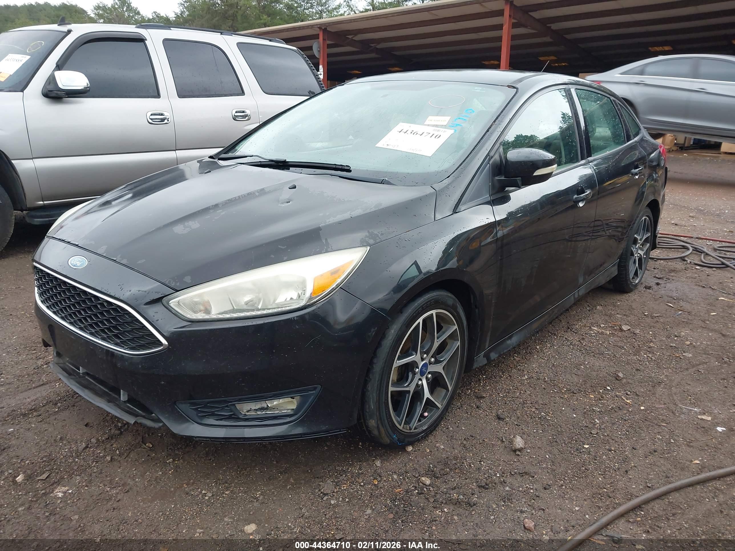 FORD FOCUS image 2